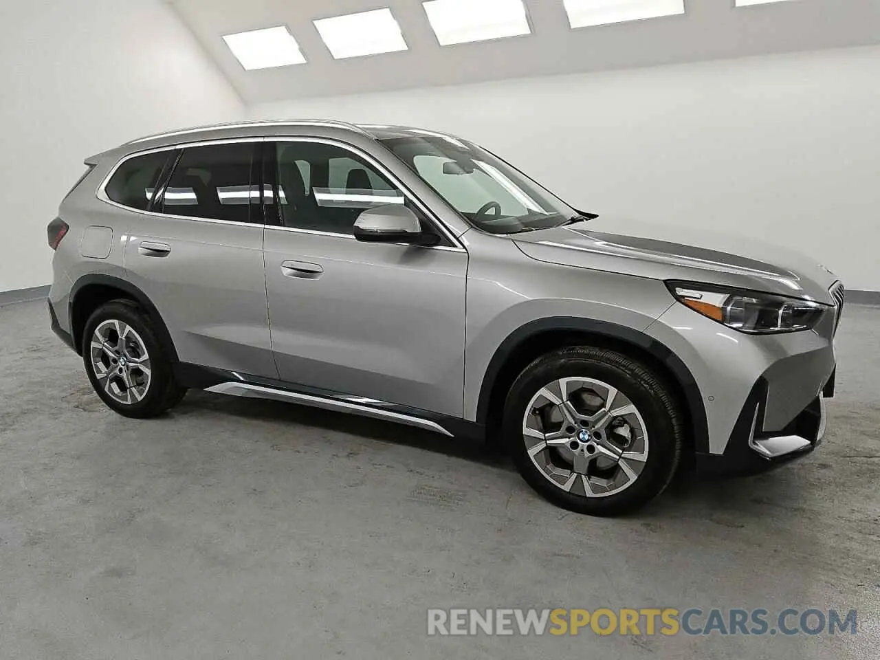 4 Photograph of a damaged car WBX73EF01S5108498 BMW X1 2025