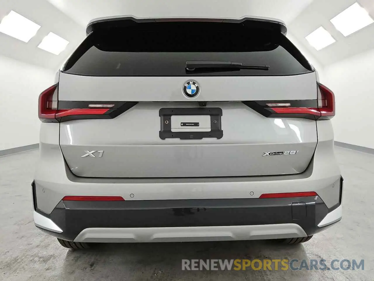 6 Photograph of a damaged car WBX73EF01S5108498 BMW X1 2025