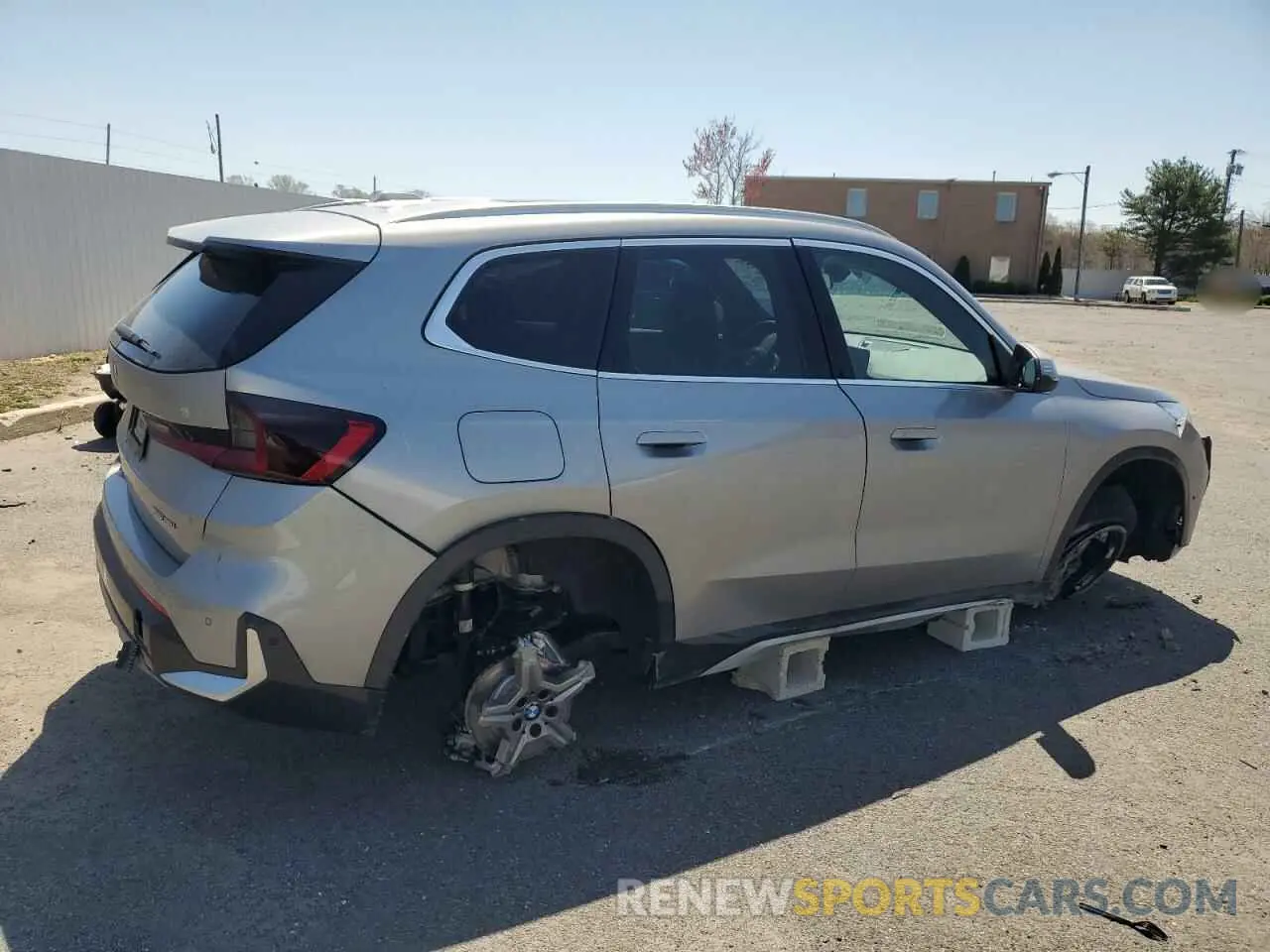 3 Photograph of a damaged car WBX73EF01S5241035 BMW X1 2025