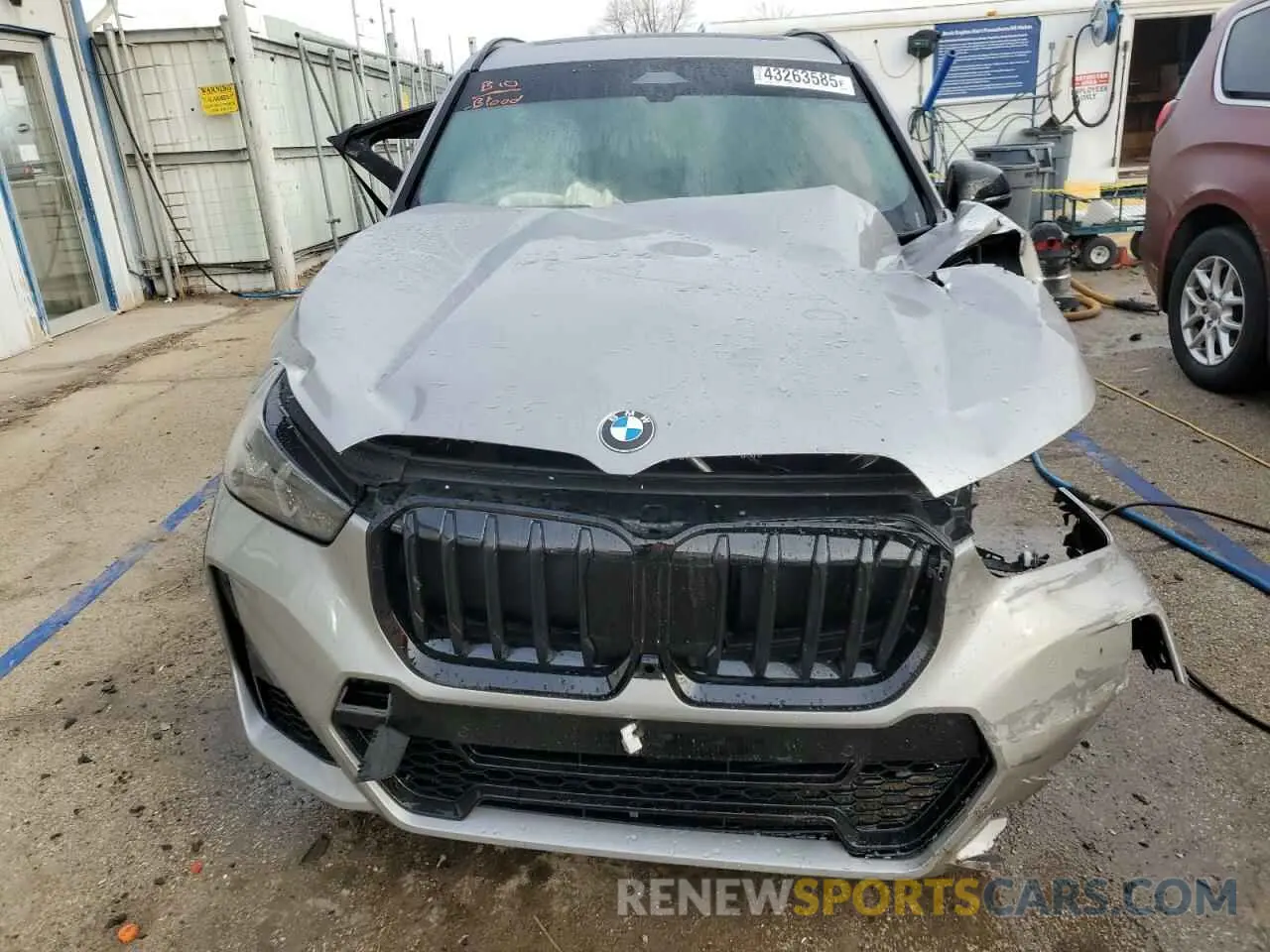 5 Photograph of a damaged car WBX73EF06S5164825 BMW X1 2025