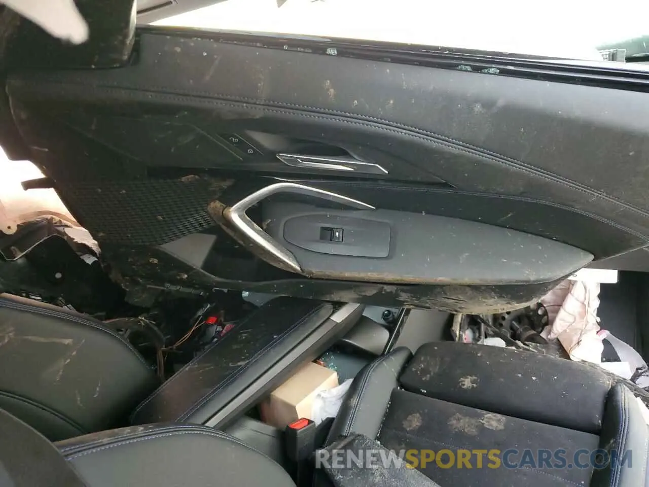 8 Photograph of a damaged car WBX73EF06S5164825 BMW X1 2025