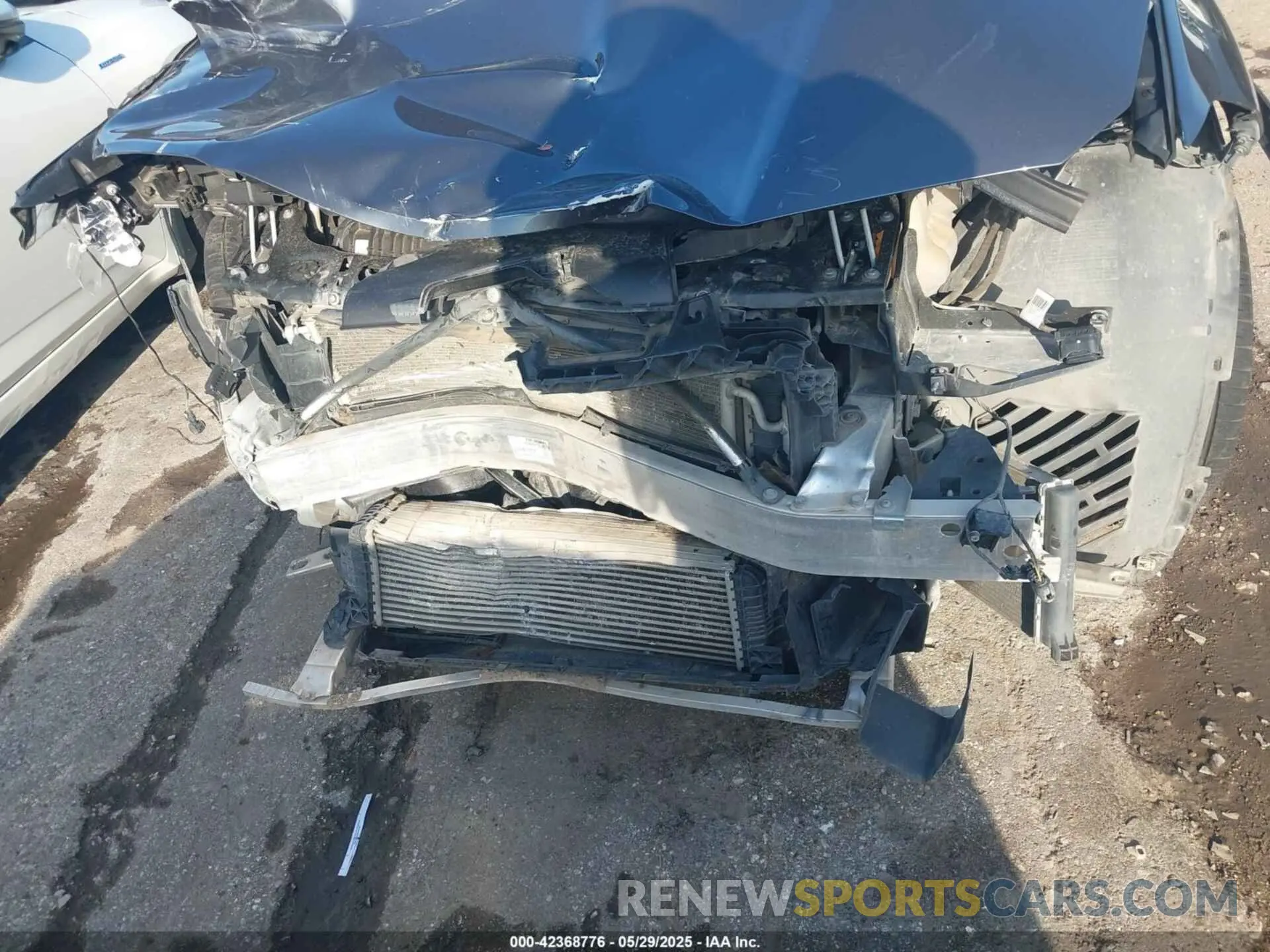 12 Photograph of a damaged car WBXYJ3C50KEP76968 BMW X2 2019