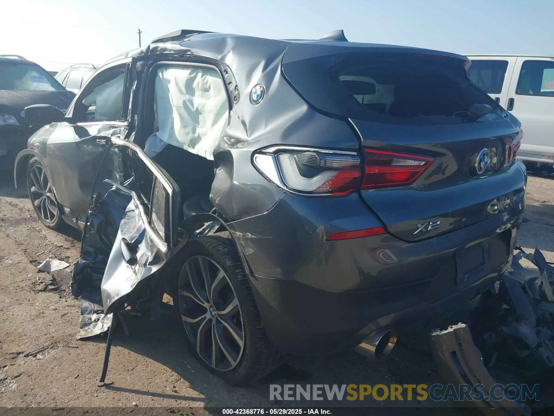 3 Photograph of a damaged car WBXYJ3C50KEP76968 BMW X2 2019