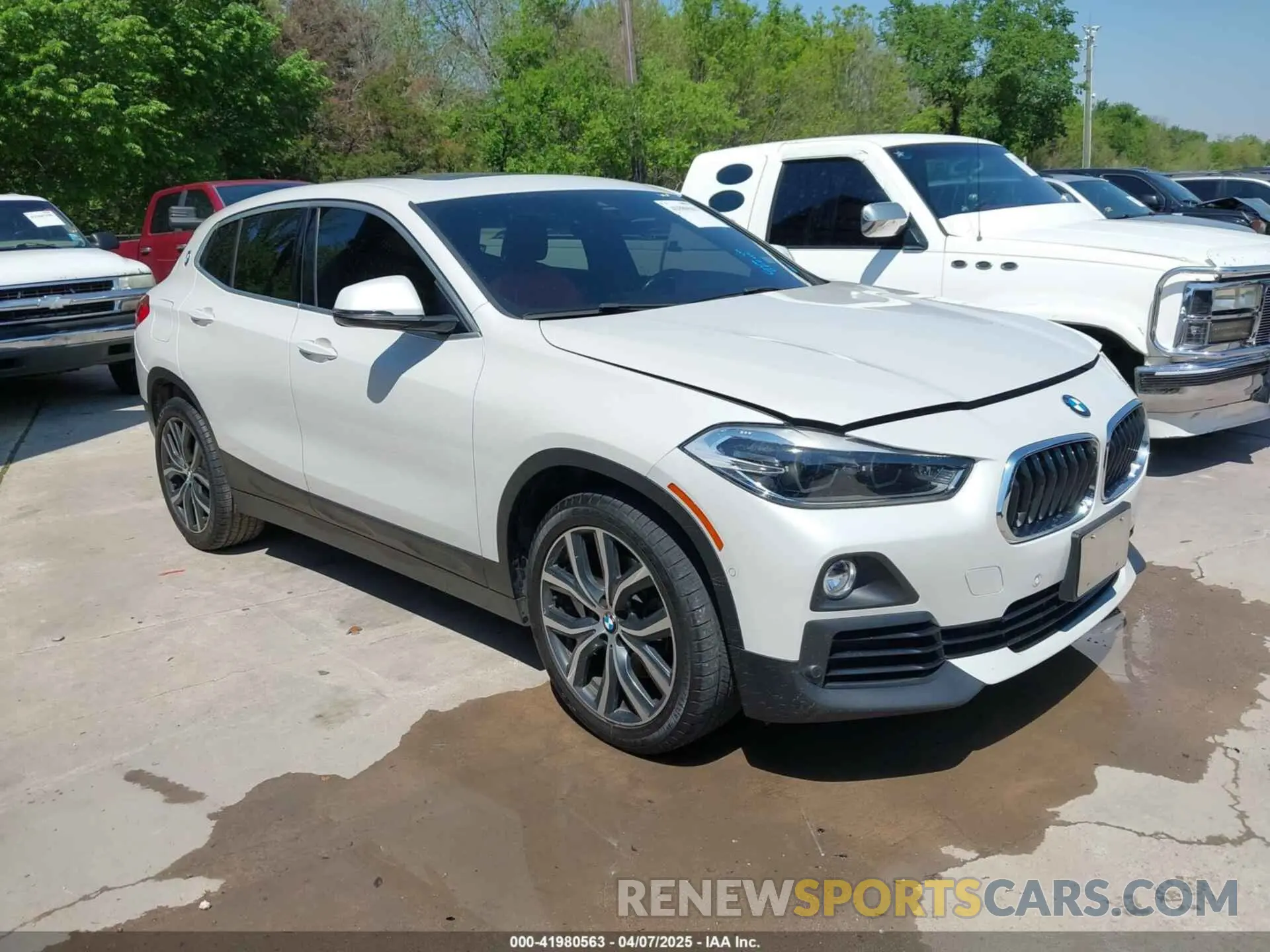 12 Photograph of a damaged car WBXYJ3C54KEP77637 BMW X2 2019