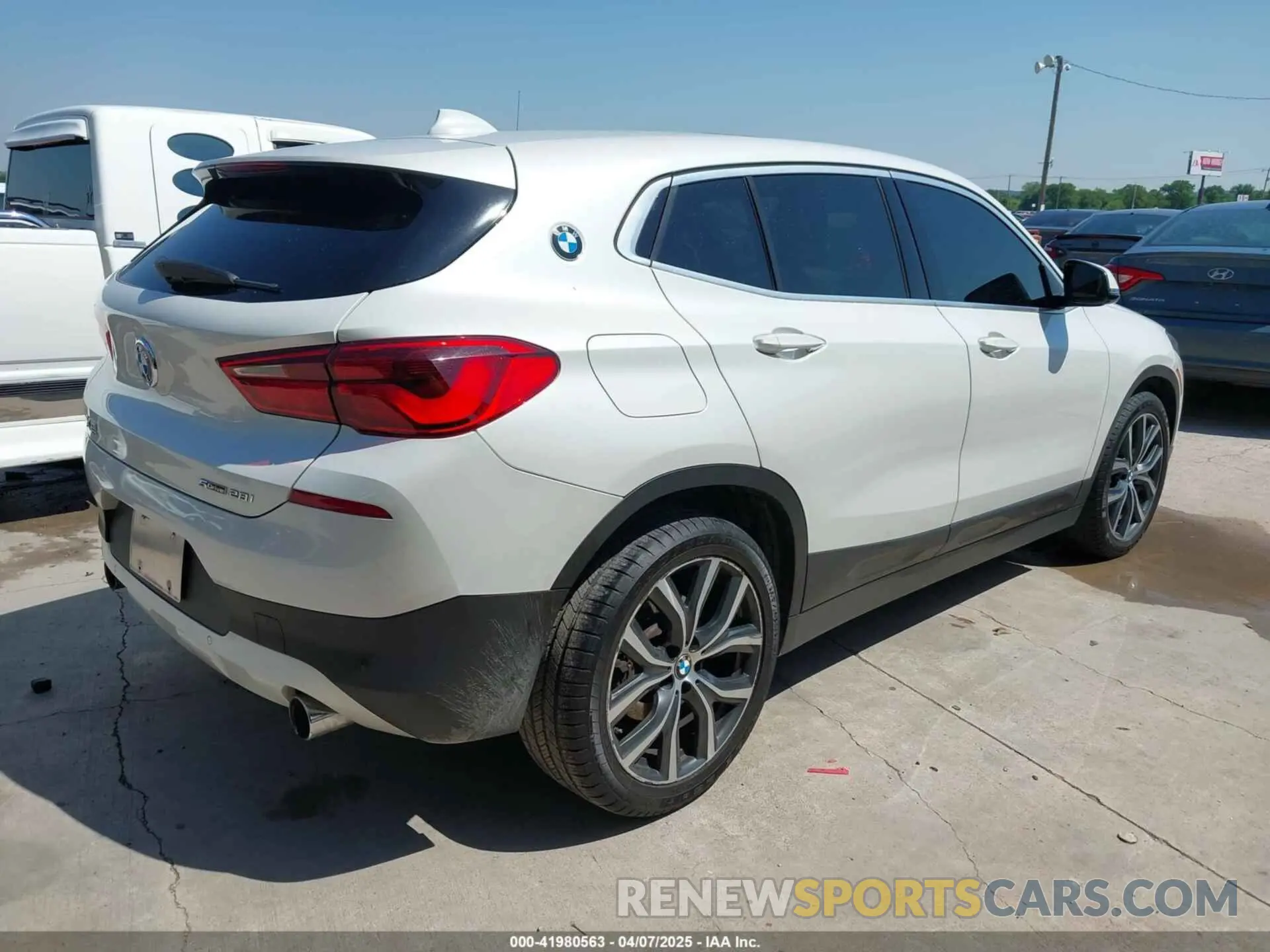 4 Photograph of a damaged car WBXYJ3C54KEP77637 BMW X2 2019