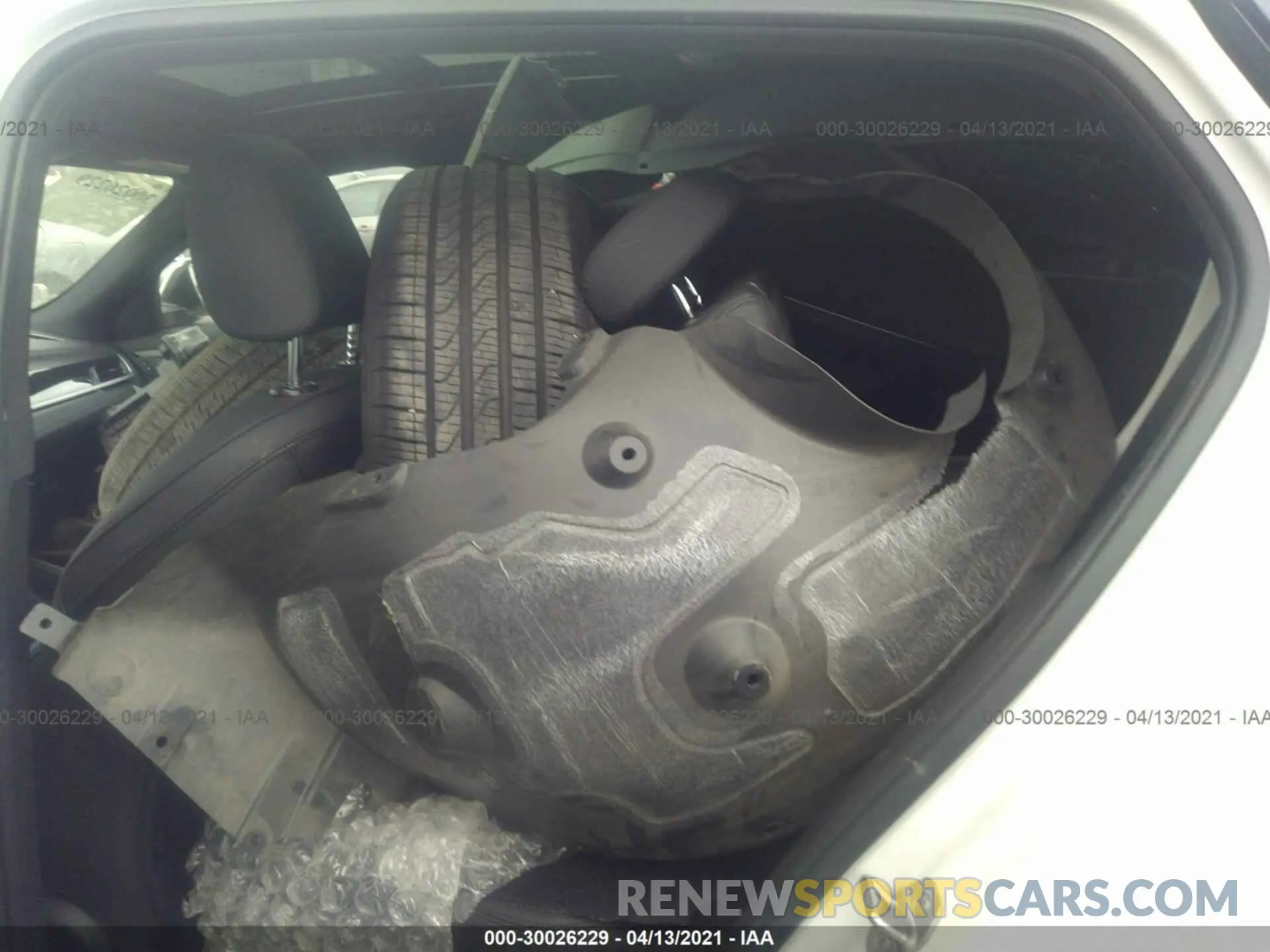 7 Photograph of a damaged car WBXYJ3C55K5N21717 BMW X2 2019