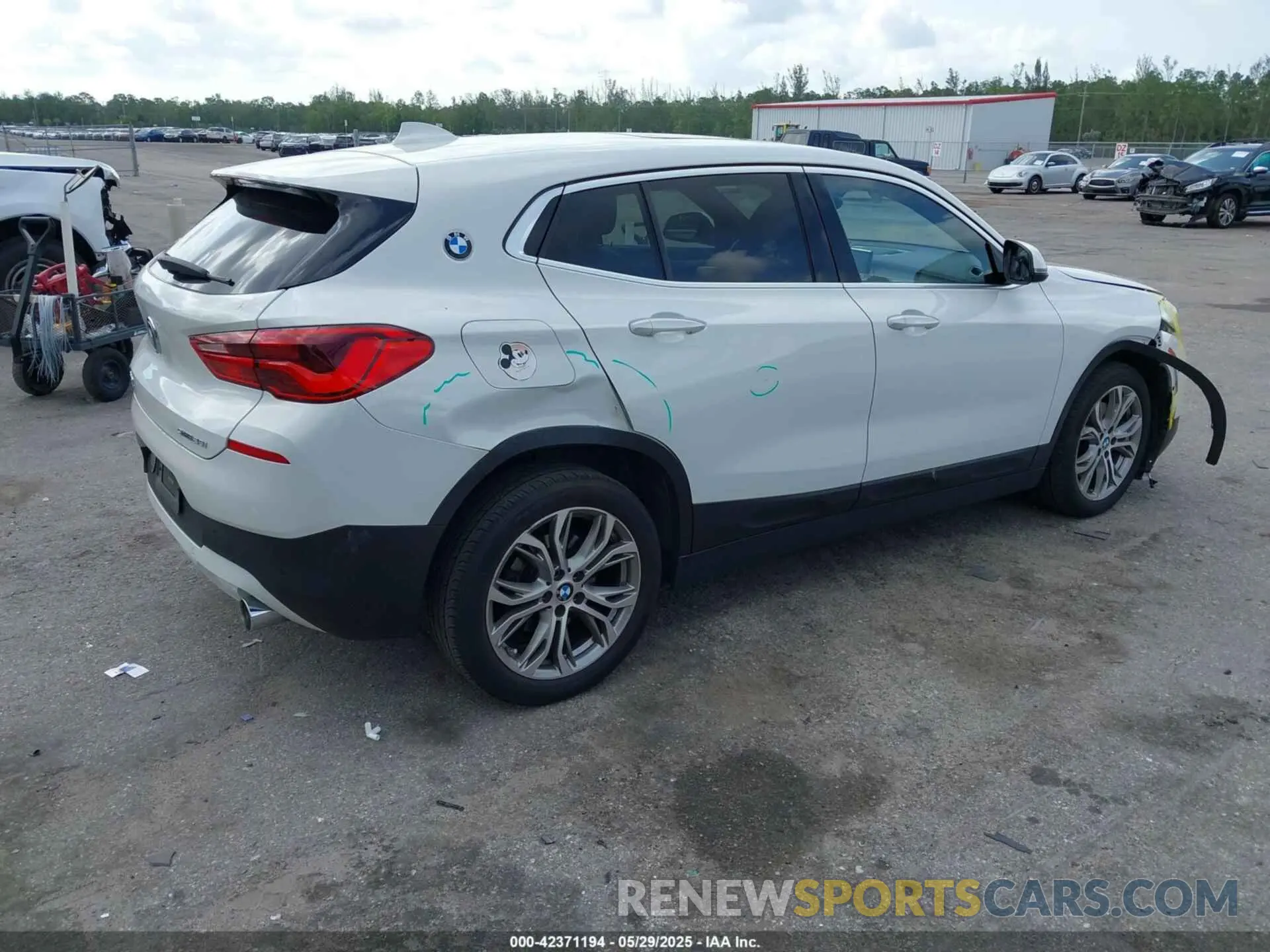 4 Photograph of a damaged car WBXYJ3C57KEP77180 BMW X2 2019