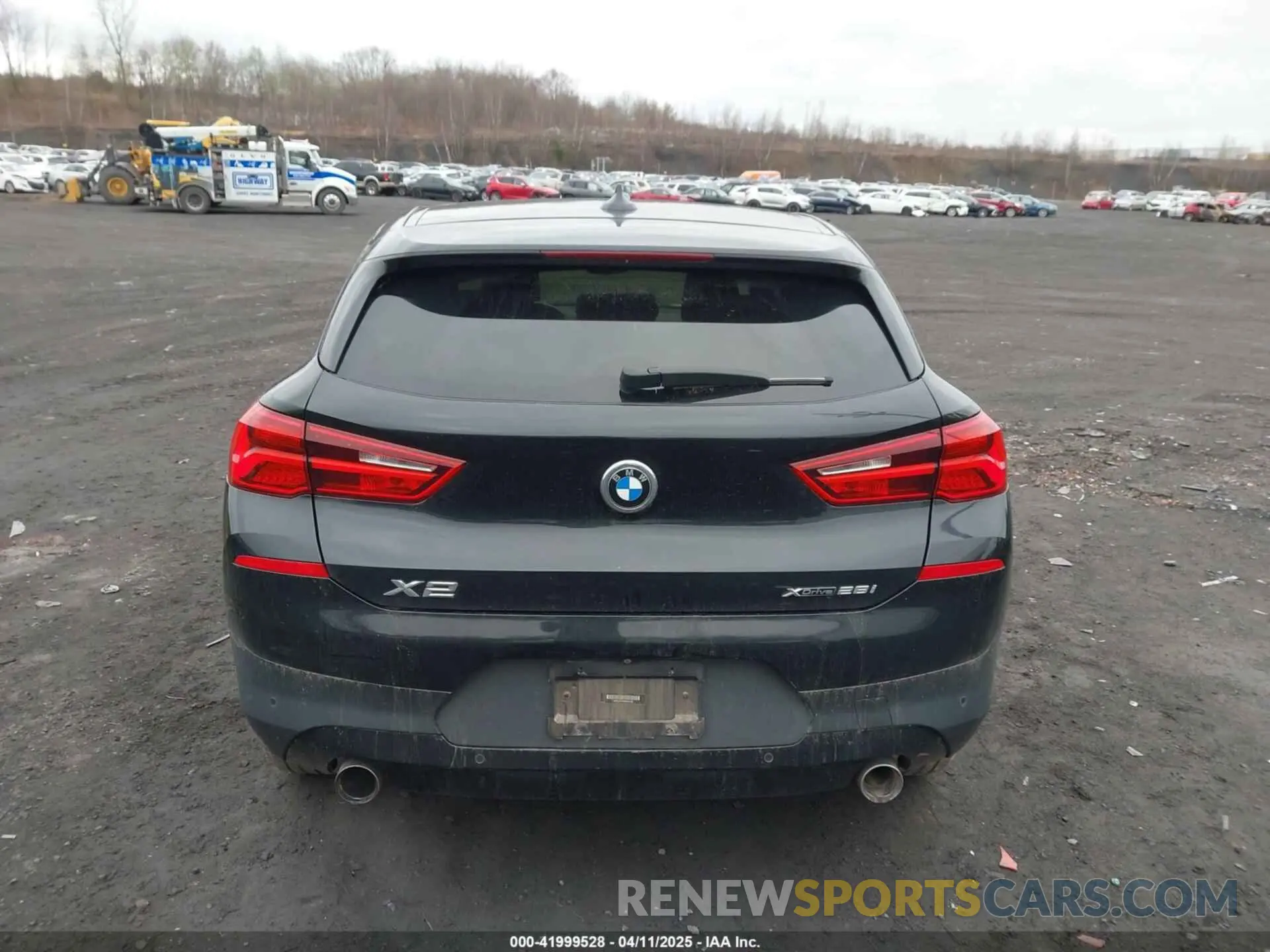 16 Photograph of a damaged car WBXYJ5C50K5N03198 BMW X2 2019