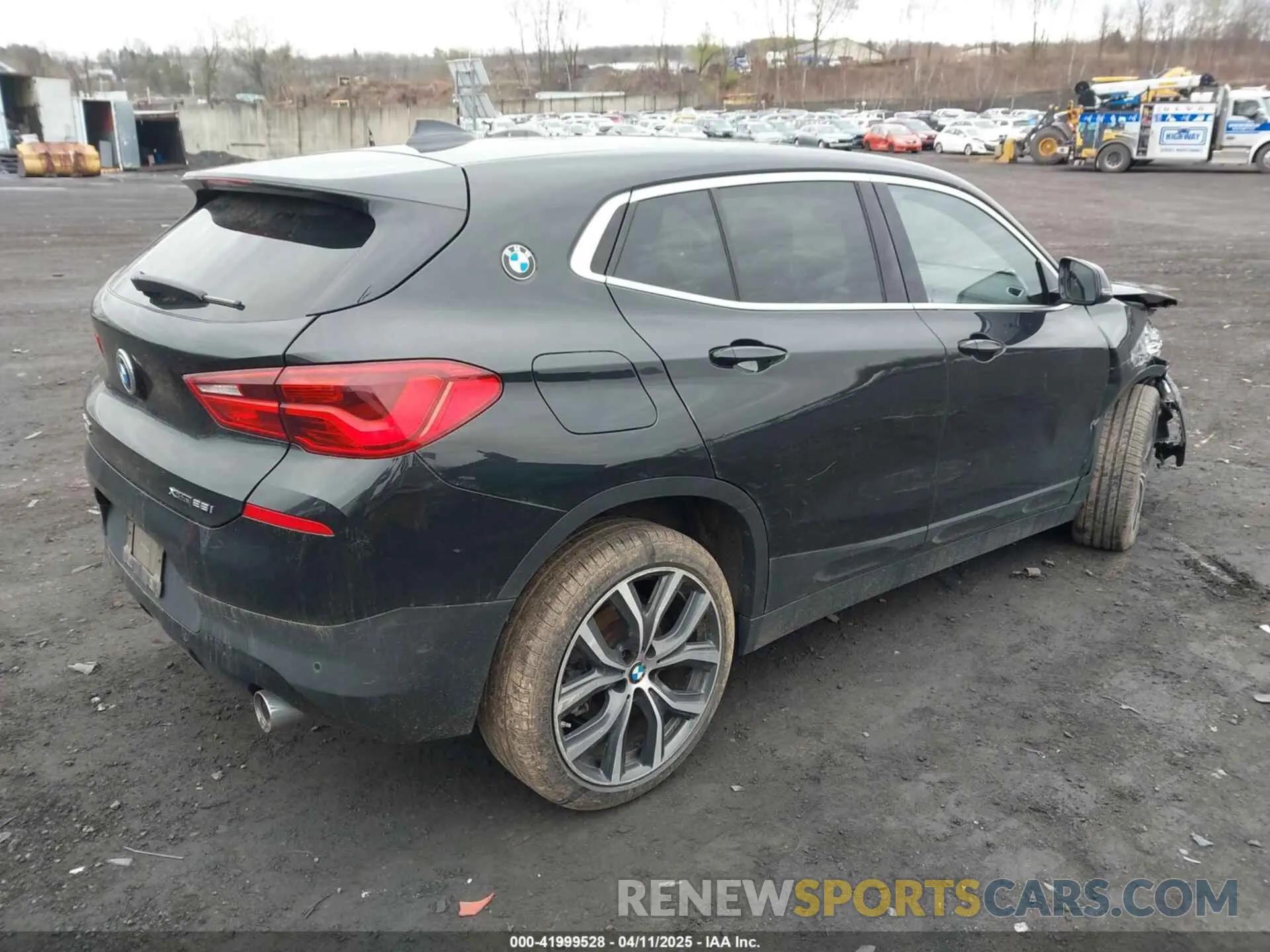4 Photograph of a damaged car WBXYJ5C50K5N03198 BMW X2 2019