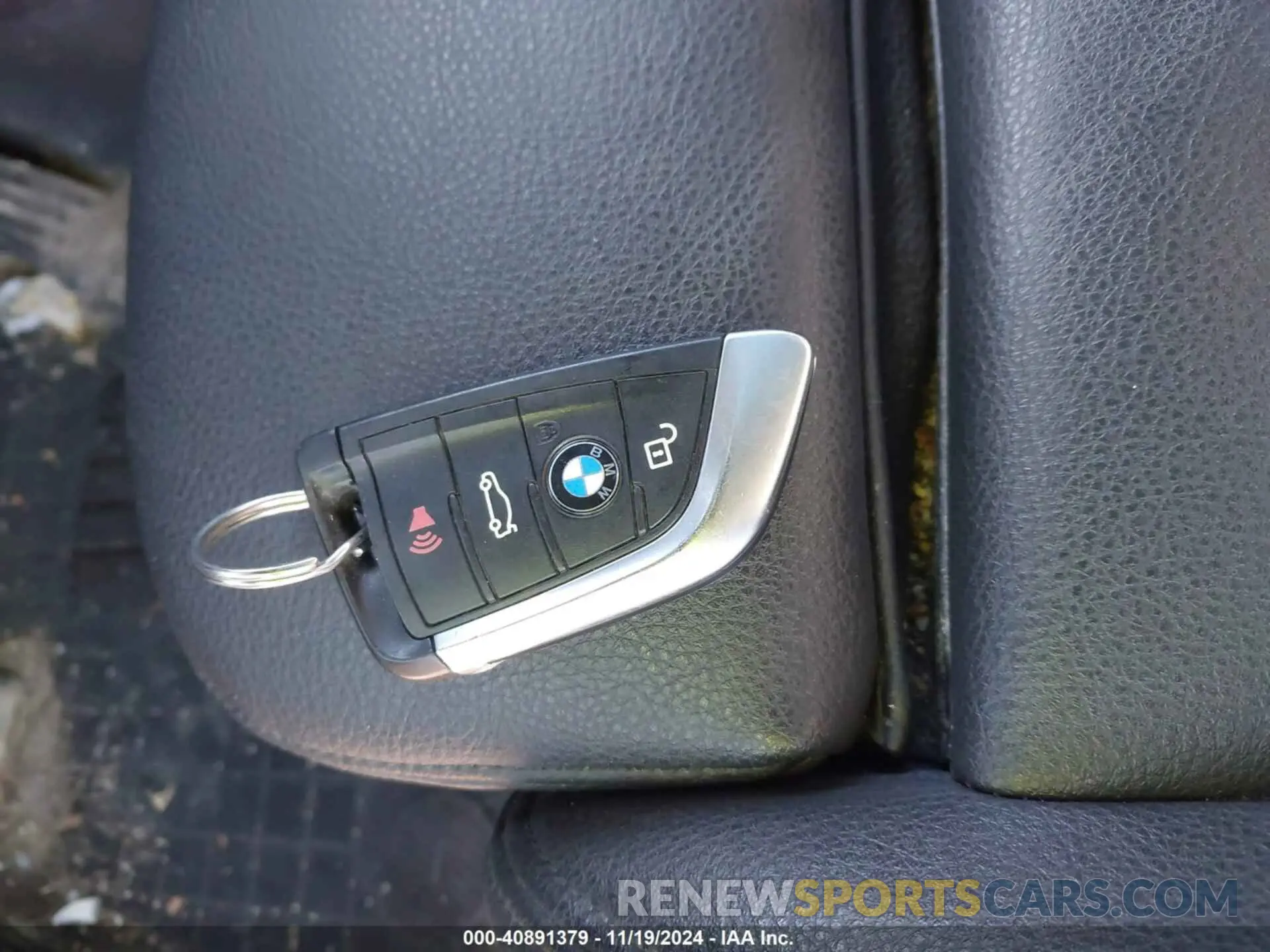 11 Photograph of a damaged car WBXYJ5C54K5N63579 BMW X2 2019