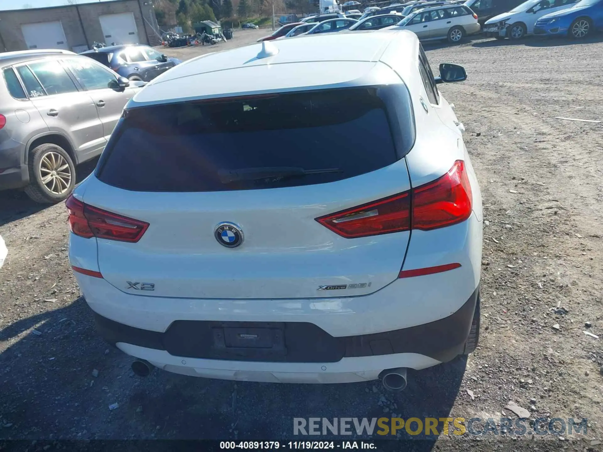 17 Photograph of a damaged car WBXYJ5C54K5N63579 BMW X2 2019