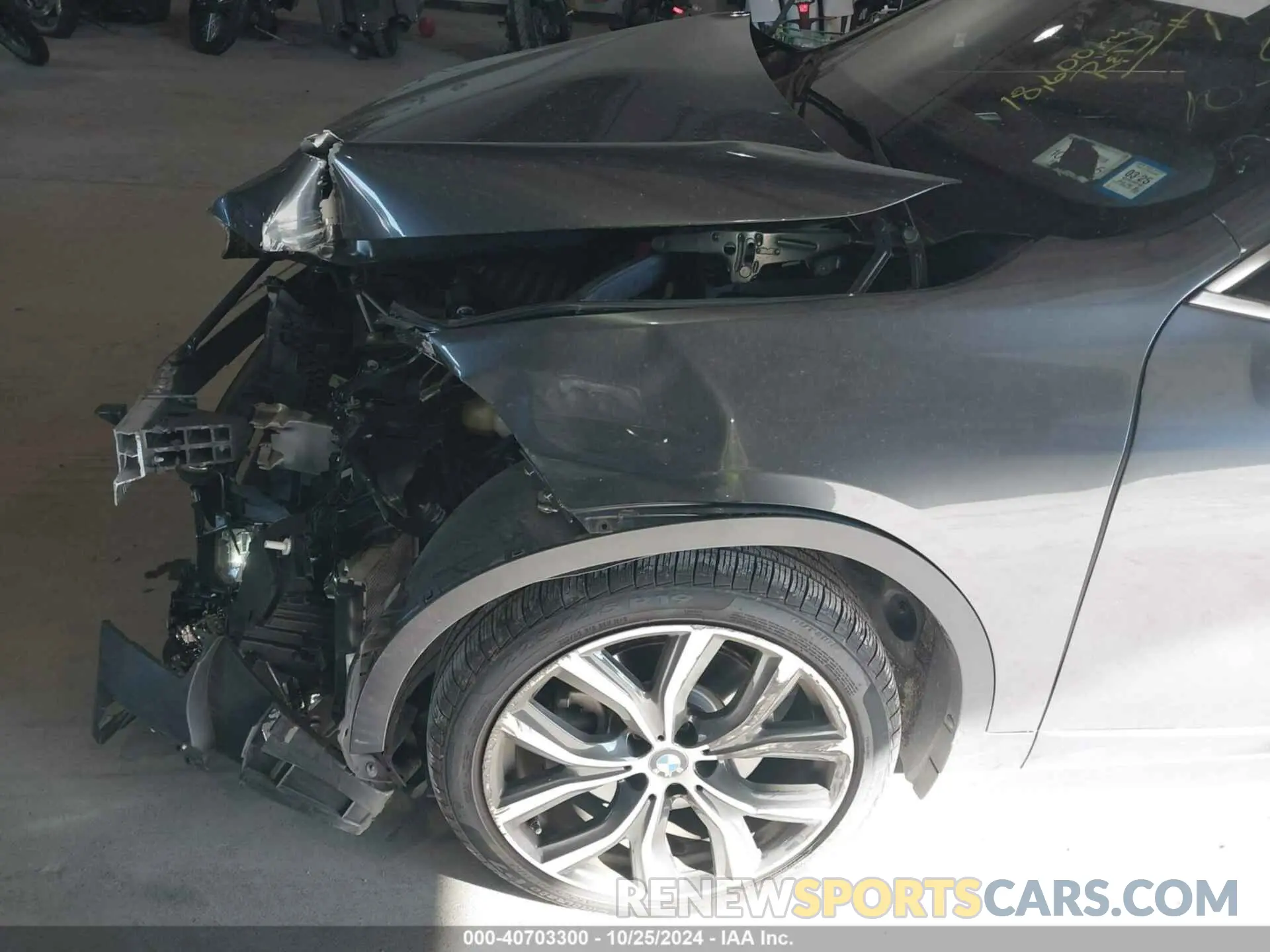 17 Photograph of a damaged car WBXYJ5C54KEF83673 BMW X2 2019