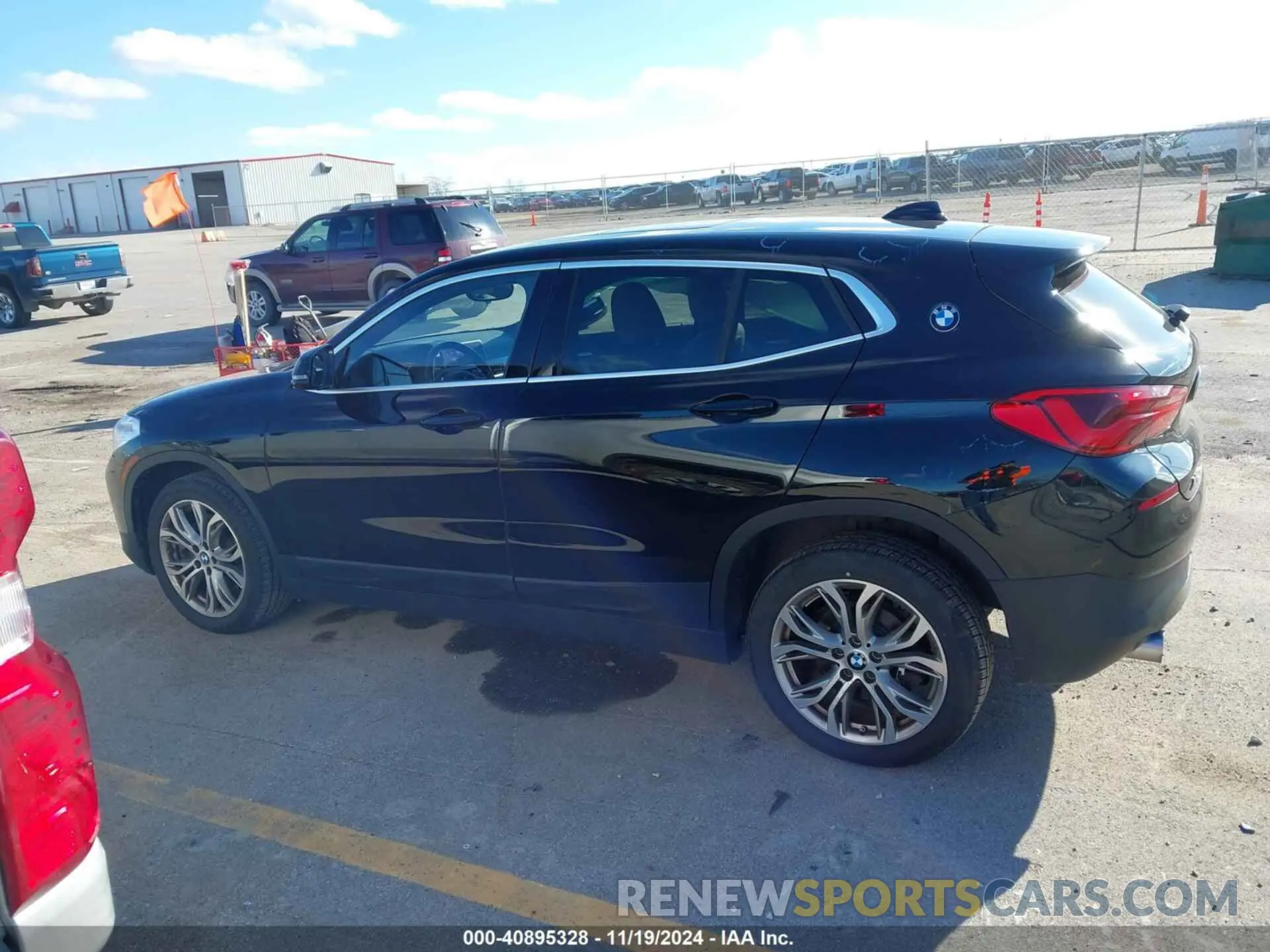 14 Photograph of a damaged car WBXYH9C02L5P09275 BMW X2 2020