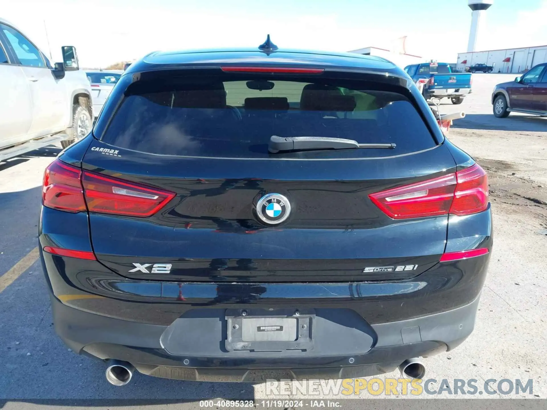 16 Photograph of a damaged car WBXYH9C02L5P09275 BMW X2 2020