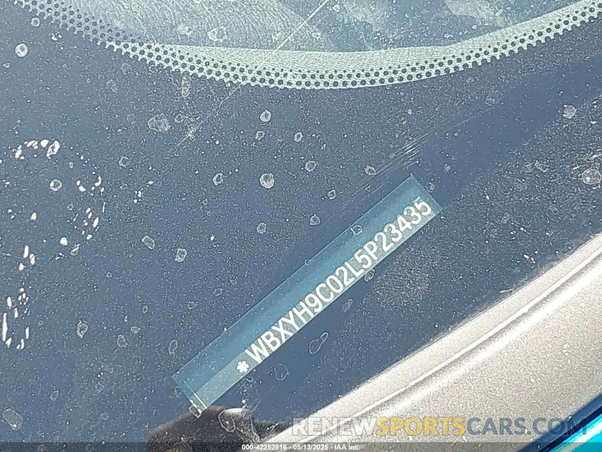 17 Photograph of a damaged car WBXYH9C02L5P23435 BMW X2 2020