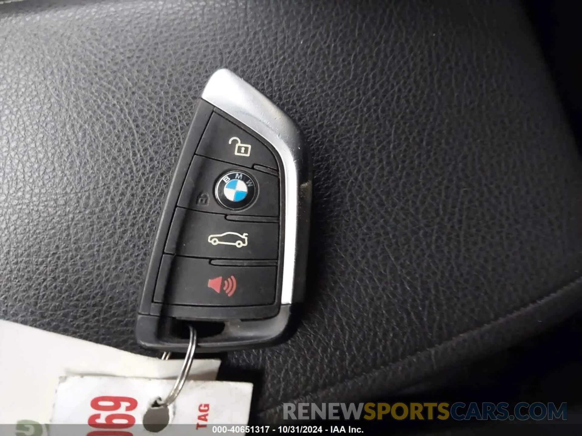 11 Photograph of a damaged car WBXYH9C02L5R10335 BMW X2 2020