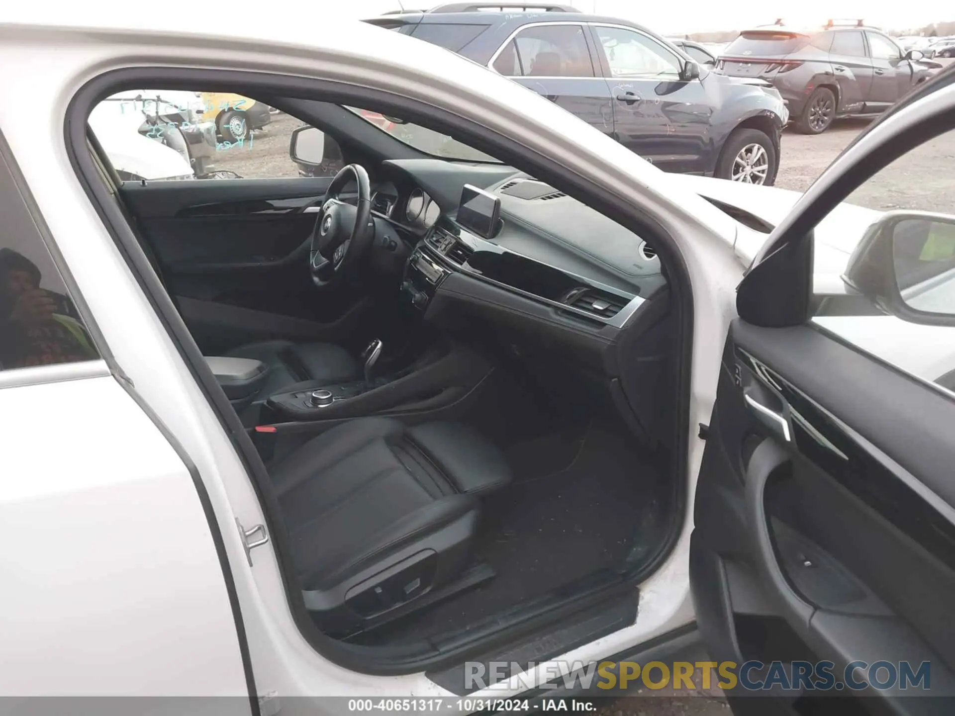 5 Photograph of a damaged car WBXYH9C02L5R10335 BMW X2 2020