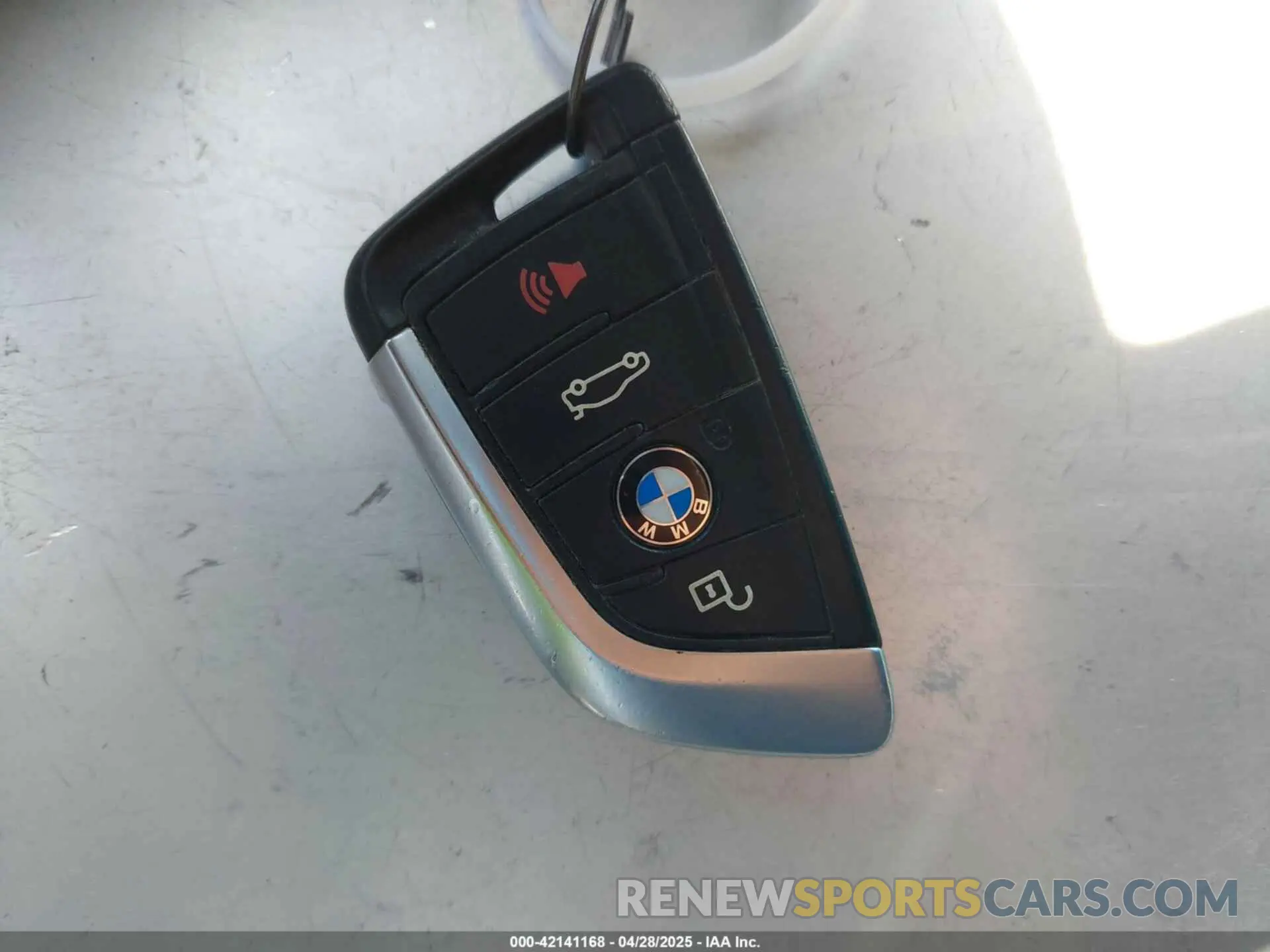 11 Photograph of a damaged car WBXYH9C03L5P15456 BMW X2 2020