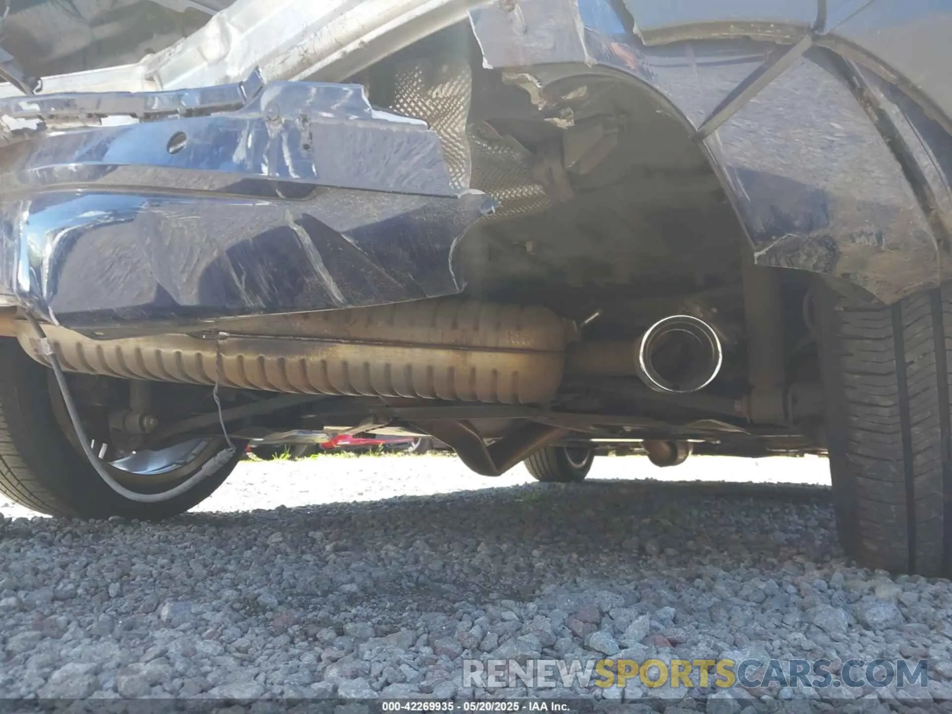 19 Photograph of a damaged car WBXYH9C05L5P25132 BMW X2 2020