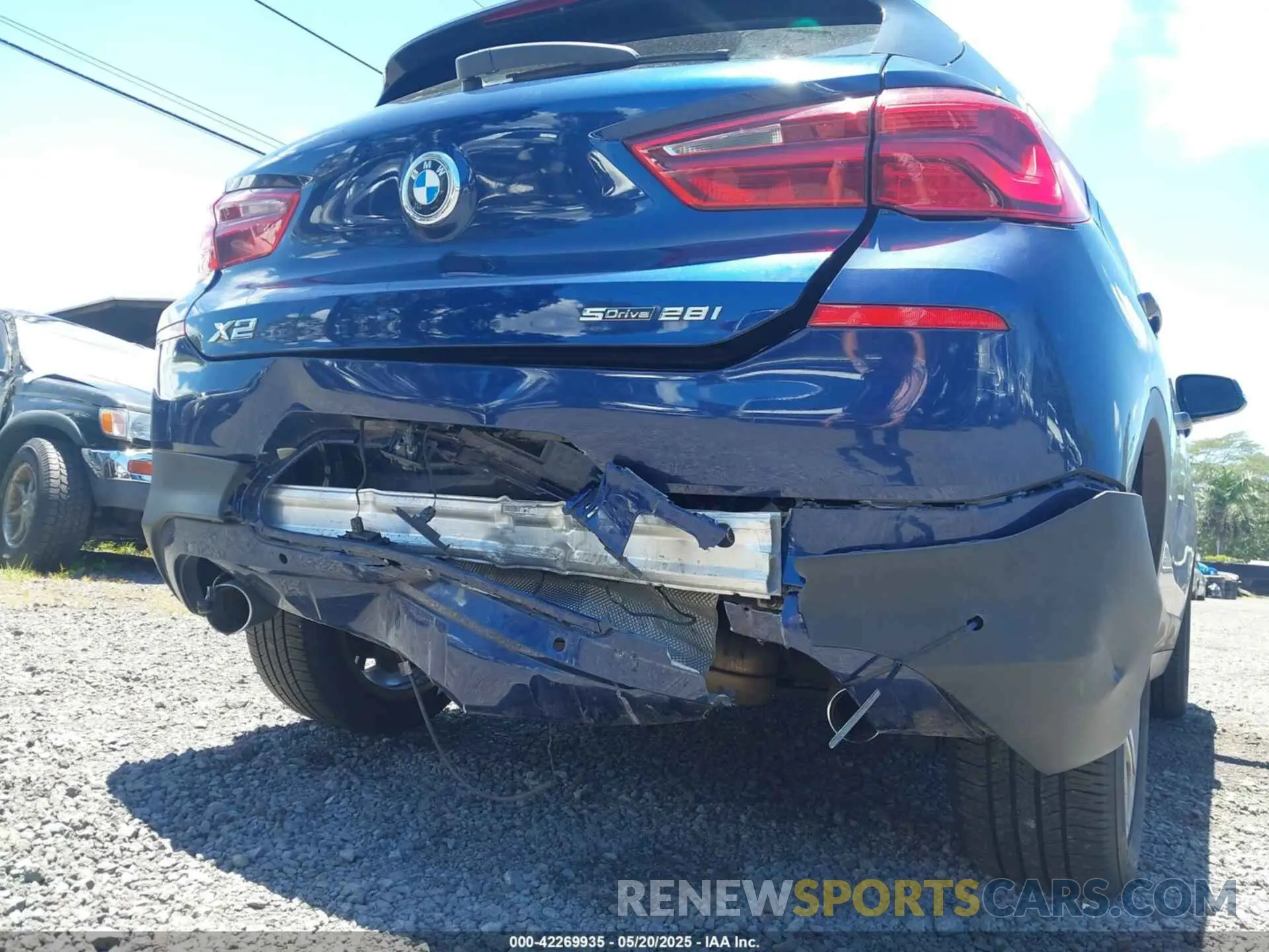 6 Photograph of a damaged car WBXYH9C05L5P25132 BMW X2 2020