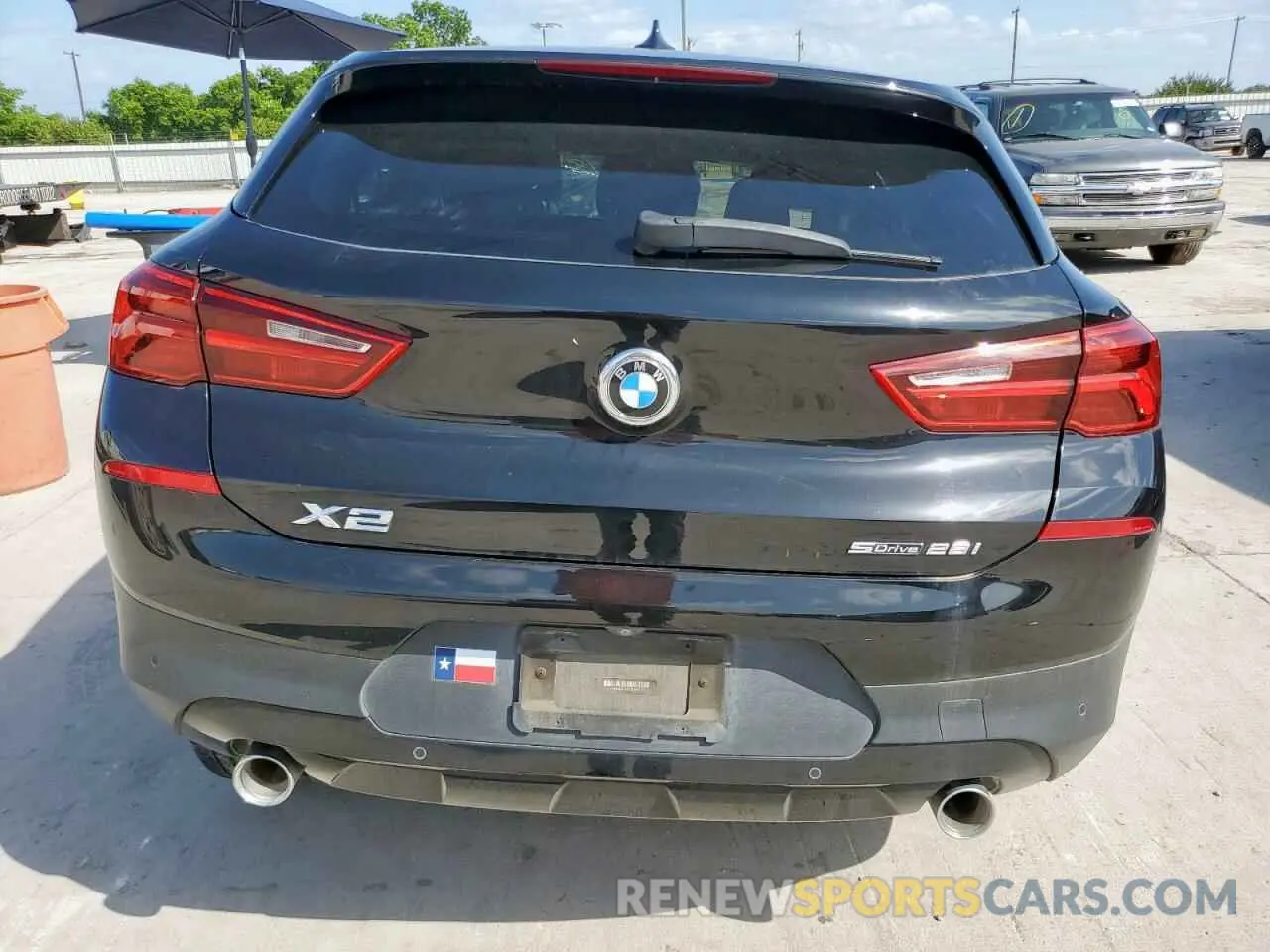 6 Photograph of a damaged car WBXYH9C05L5R16811 BMW X2 2020