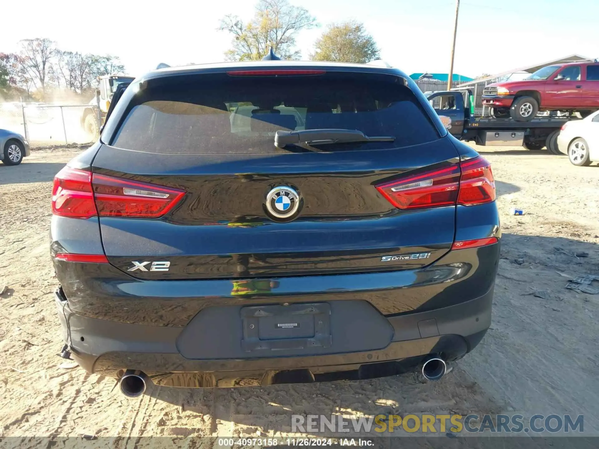 17 Photograph of a damaged car WBXYH9C06L5N94566 BMW X2 2020