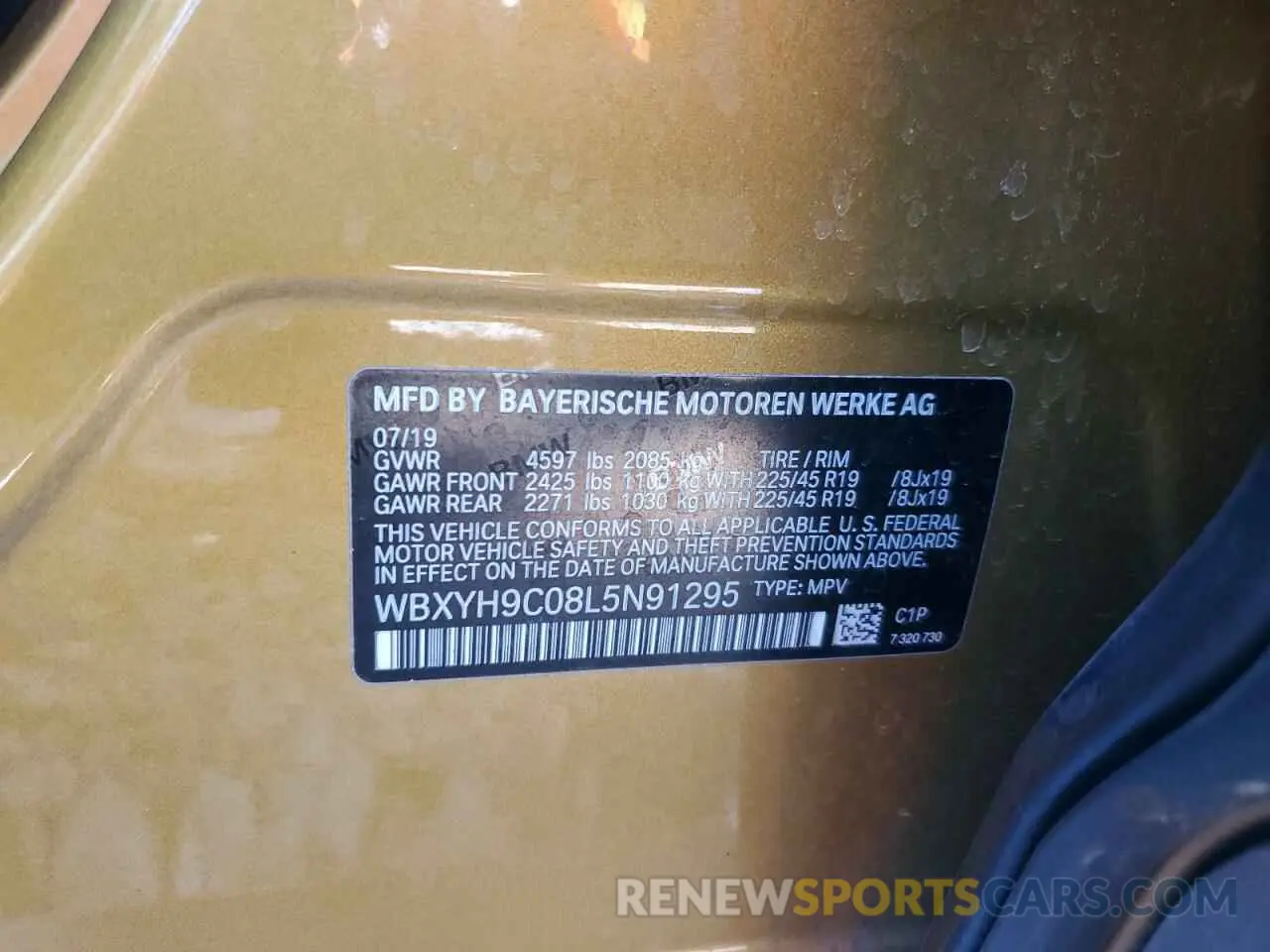 13 Photograph of a damaged car WBXYH9C08L5N91295 BMW X2 2020