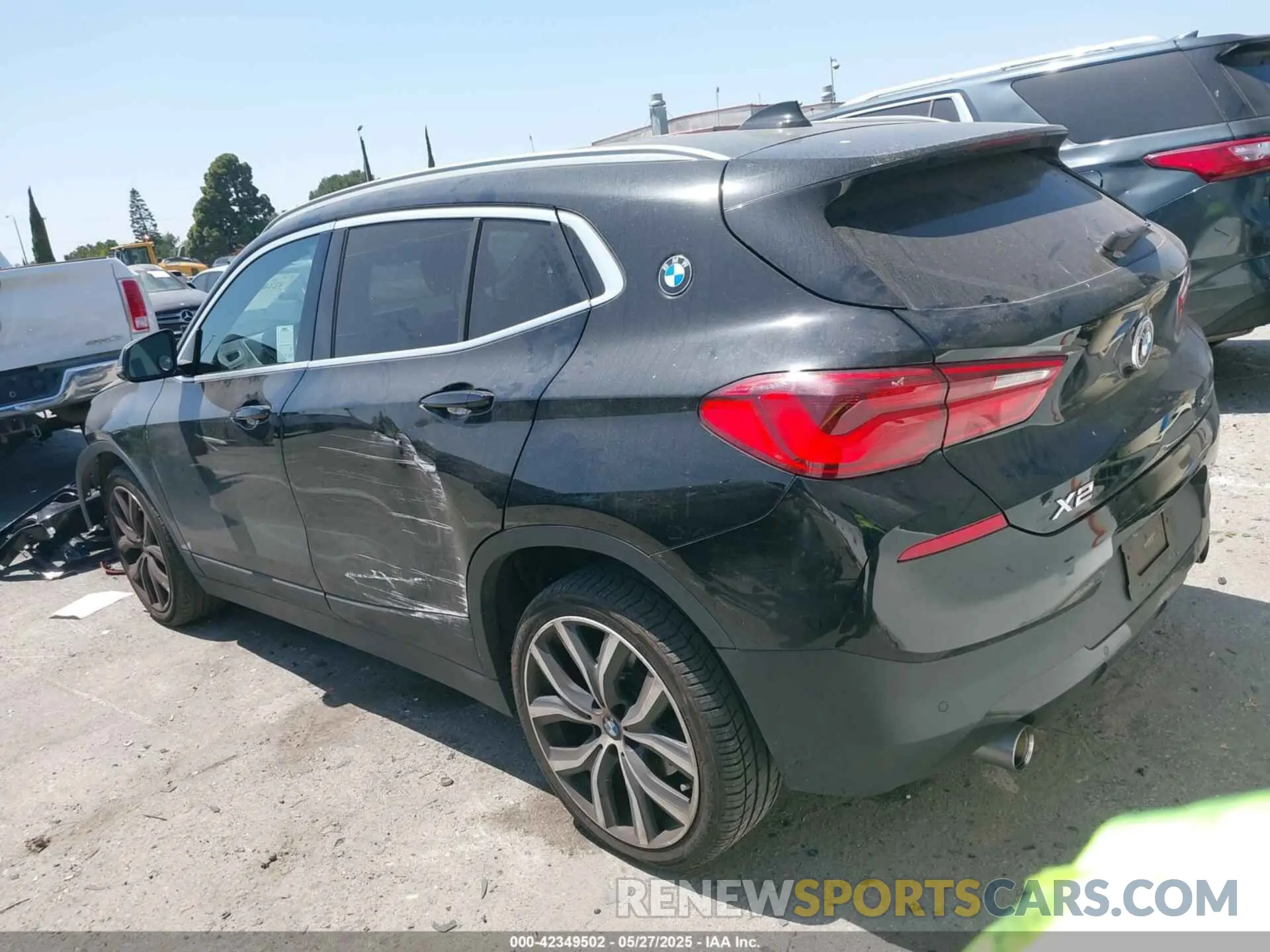 3 Photograph of a damaged car WBXYH9C0XL5R25696 BMW X2 2020