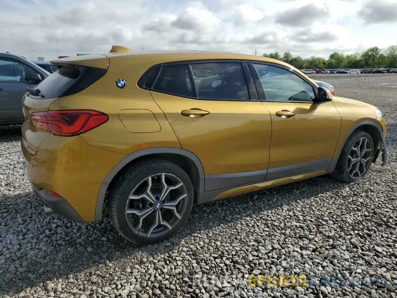 3 Photograph of a damaged car WBXYJ1C00L5R17337 BMW X2 2020