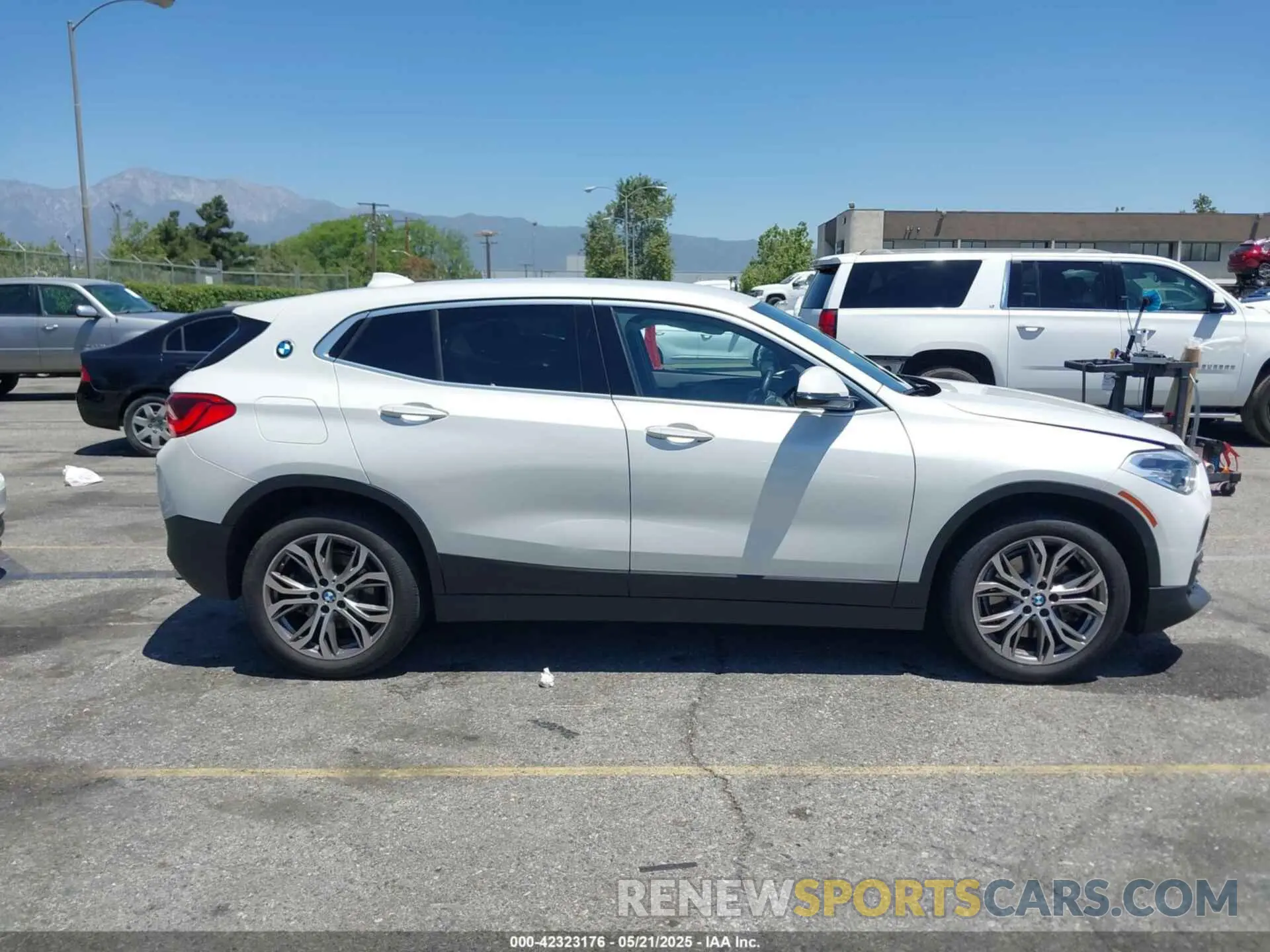 13 Photograph of a damaged car WBXYJ1C03L5N93929 BMW X2 2020