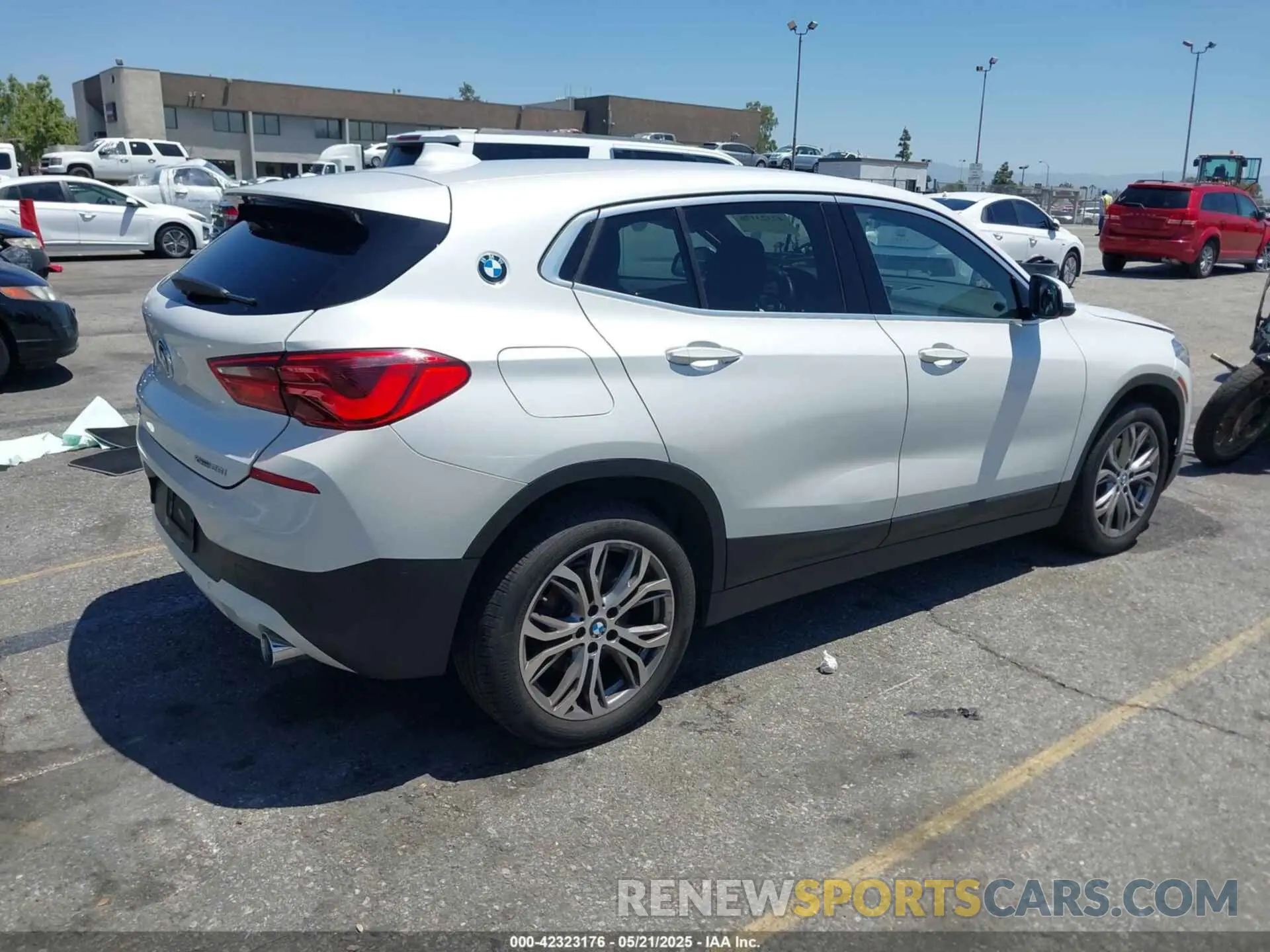 4 Photograph of a damaged car WBXYJ1C03L5N93929 BMW X2 2020