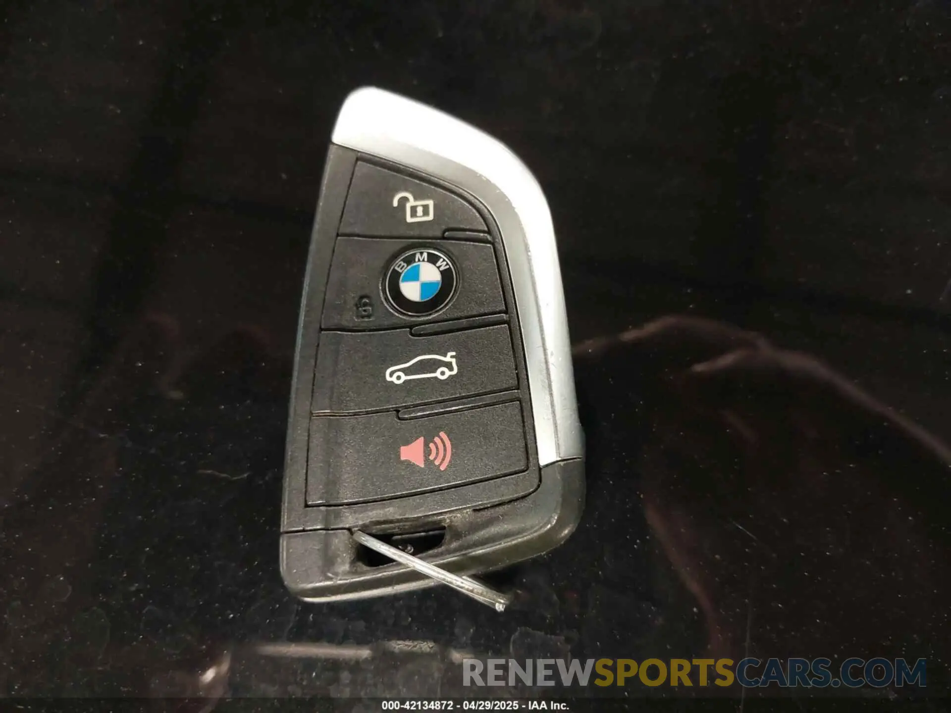 11 Photograph of a damaged car WBXYJ1C05L5P59528 BMW X2 2020