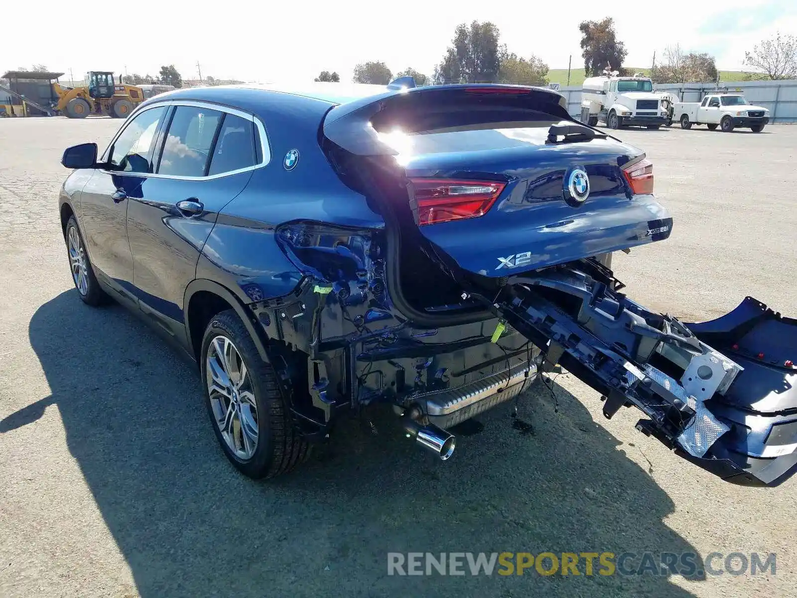 3 Photograph of a damaged car WBXYJ1C06L5R00476 BMW X2 2020