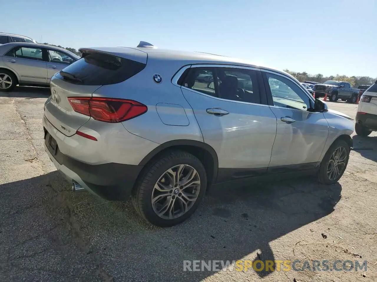 3 Photograph of a damaged car WBXYJ1C08L5P15779 BMW X2 2020