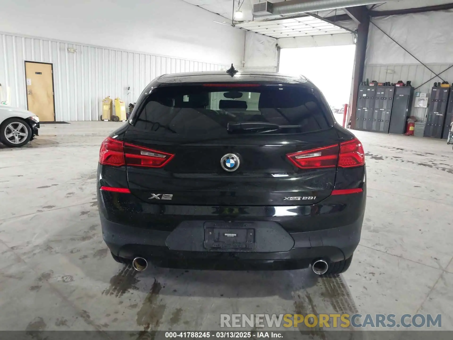 17 Photograph of a damaged car WBXYJ1C08L5P45302 BMW X2 2020