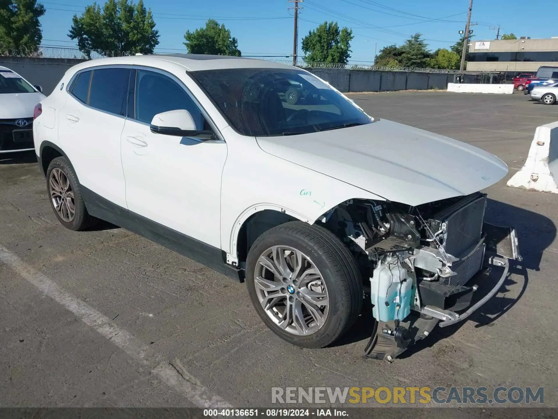 1 Photograph of a damaged car WBXYH9C04M5S46329 BMW X2 2021