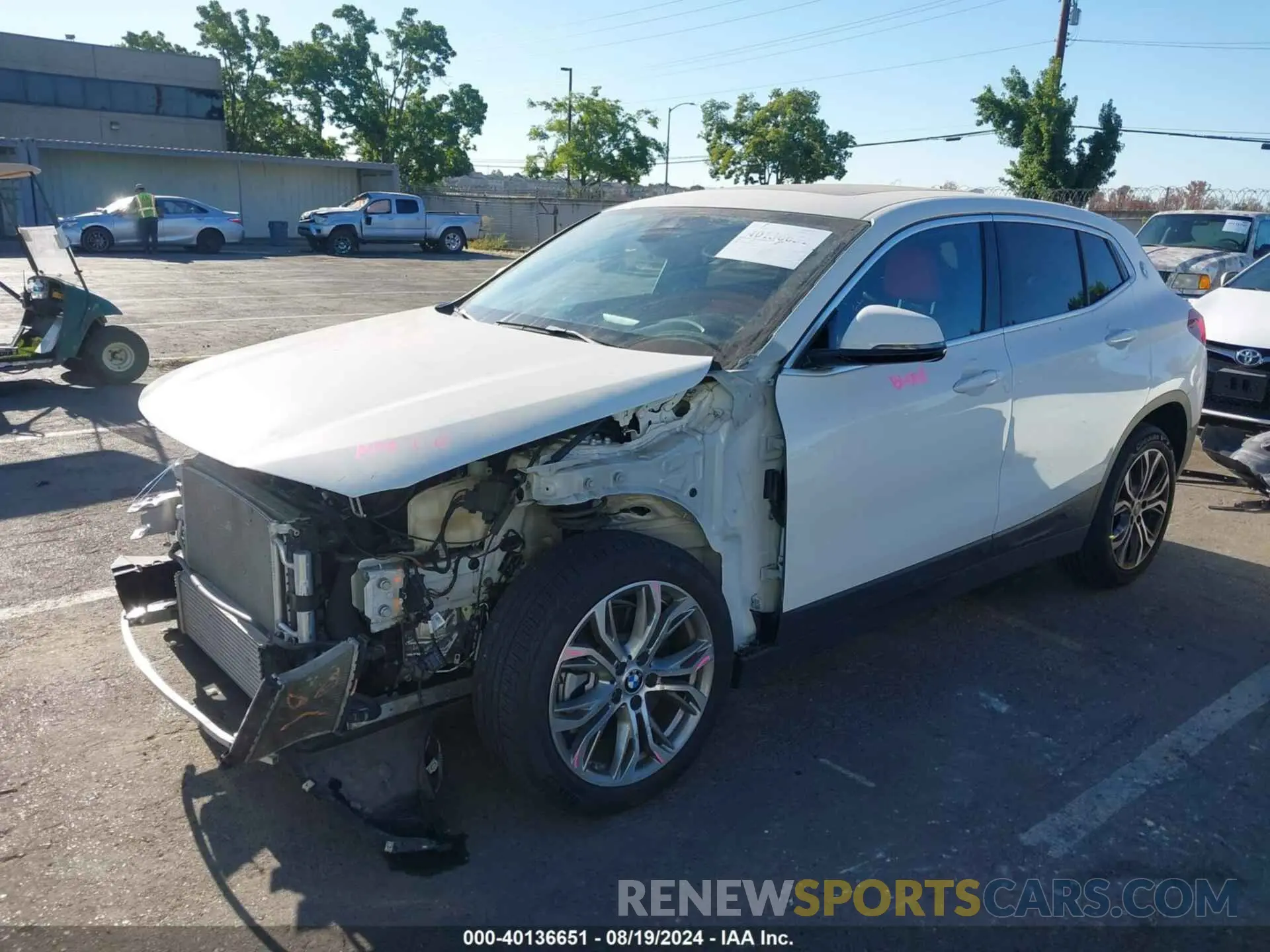 2 Photograph of a damaged car WBXYH9C04M5S46329 BMW X2 2021