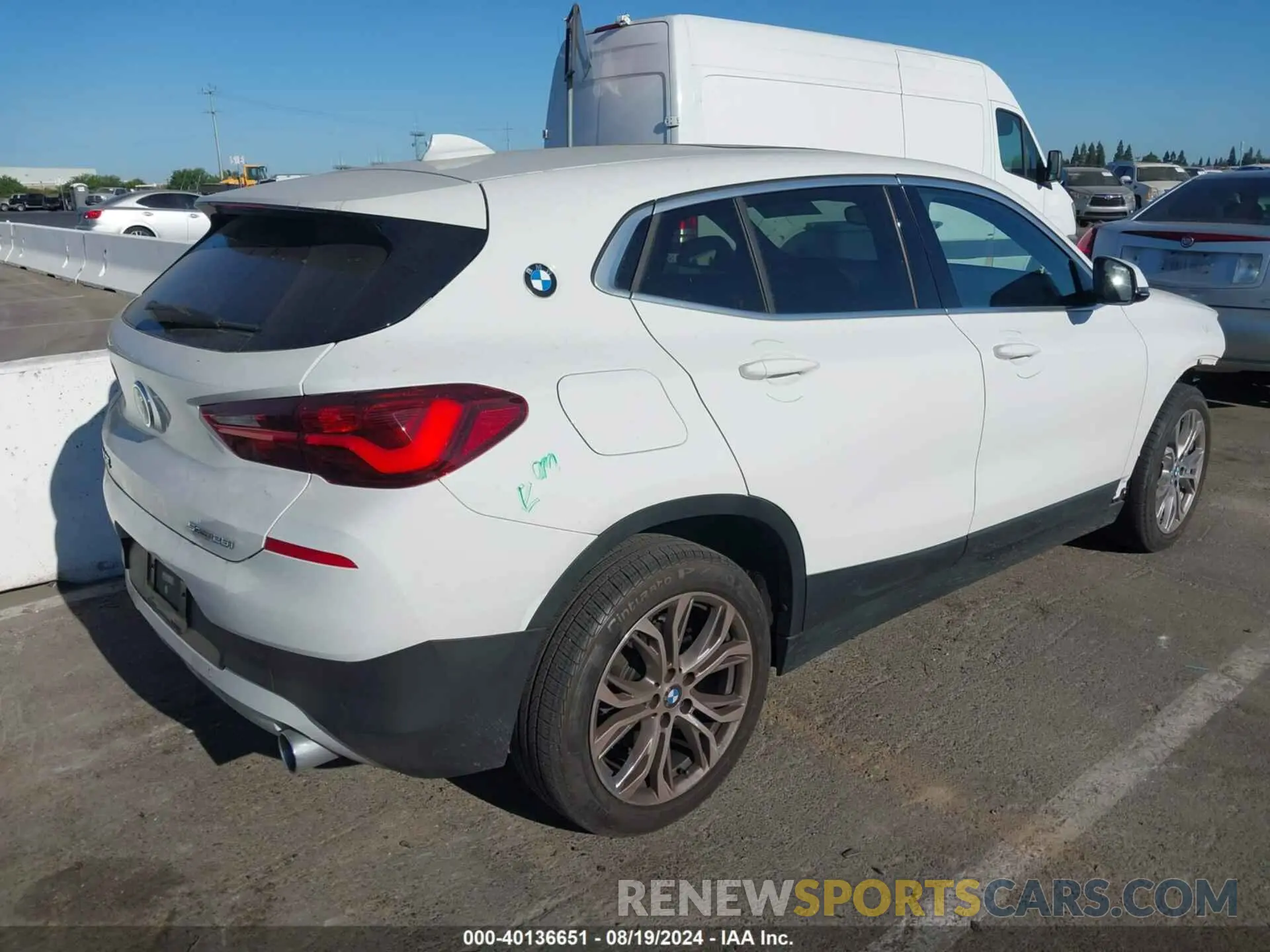 4 Photograph of a damaged car WBXYH9C04M5S46329 BMW X2 2021