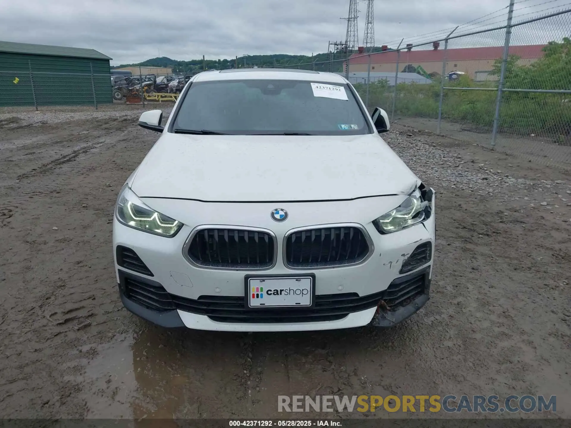 12 Photograph of a damaged car WBXYH9C04M5S75877 BMW X2 2021