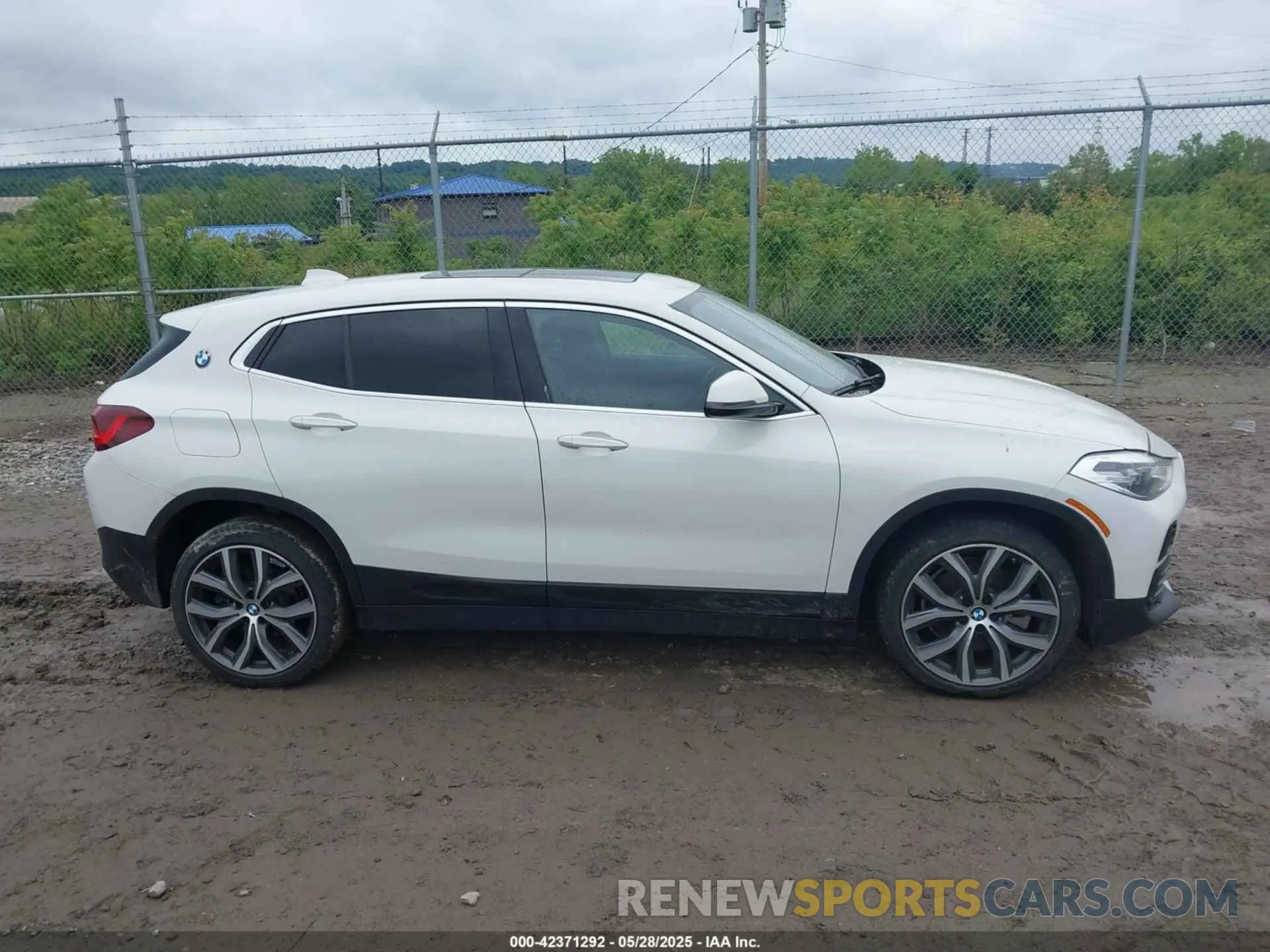 13 Photograph of a damaged car WBXYH9C04M5S75877 BMW X2 2021