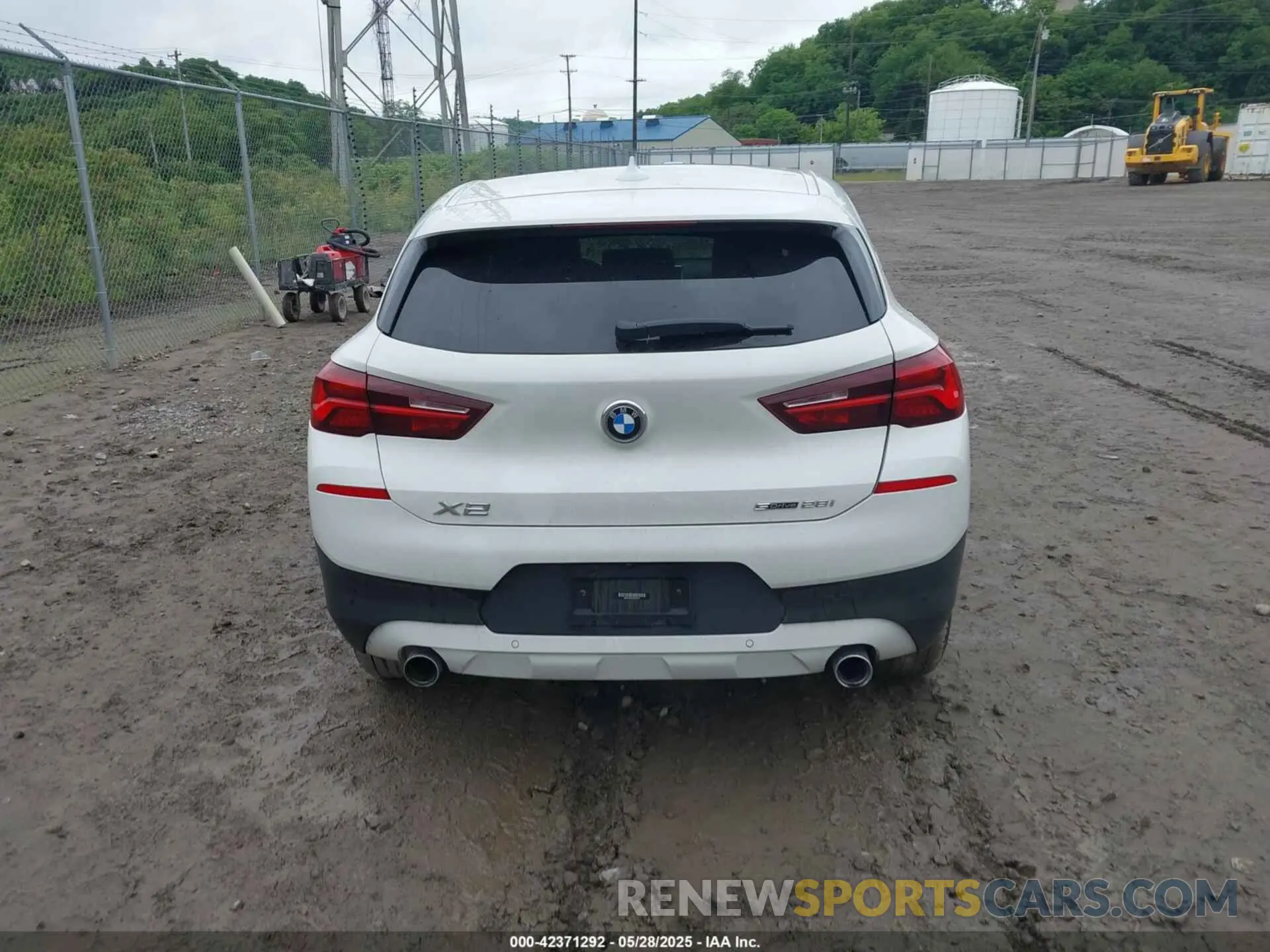 16 Photograph of a damaged car WBXYH9C04M5S75877 BMW X2 2021