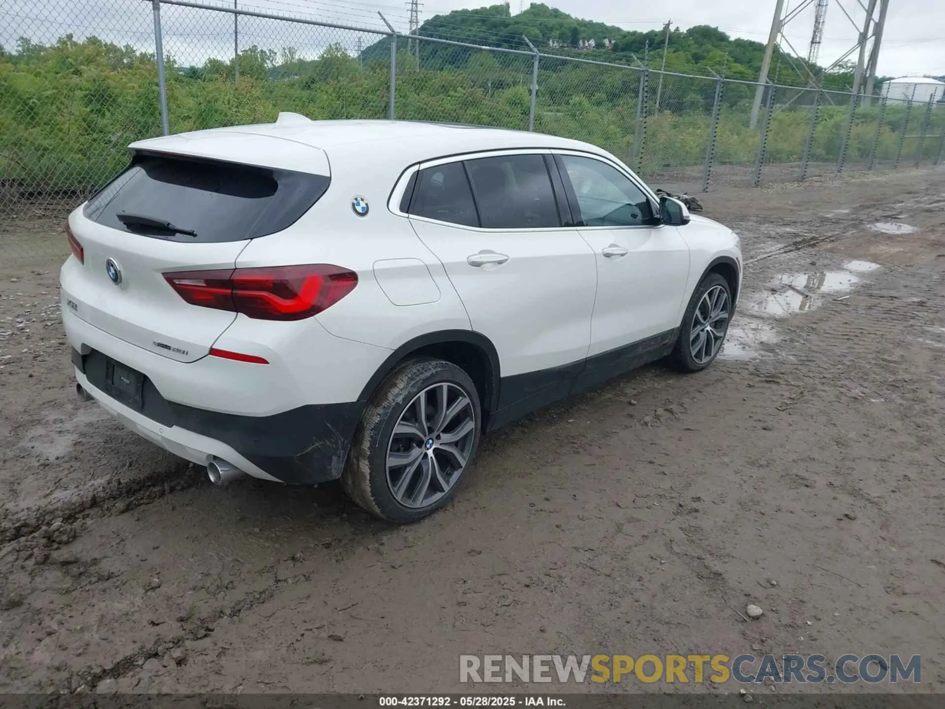 4 Photograph of a damaged car WBXYH9C04M5S75877 BMW X2 2021