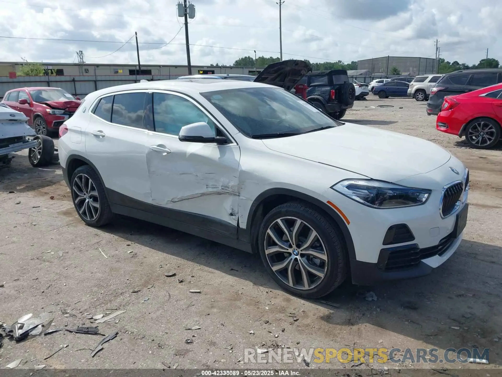 1 Photograph of a damaged car WBXYH9C05M5S27207 BMW X2 2021