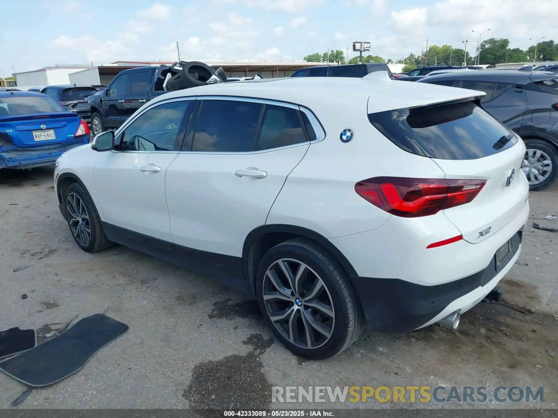 3 Photograph of a damaged car WBXYH9C05M5S27207 BMW X2 2021