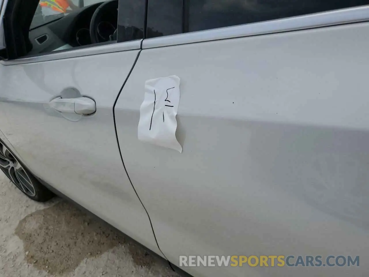 12 Photograph of a damaged car WBXYH9C08M5S77485 BMW X2 2021