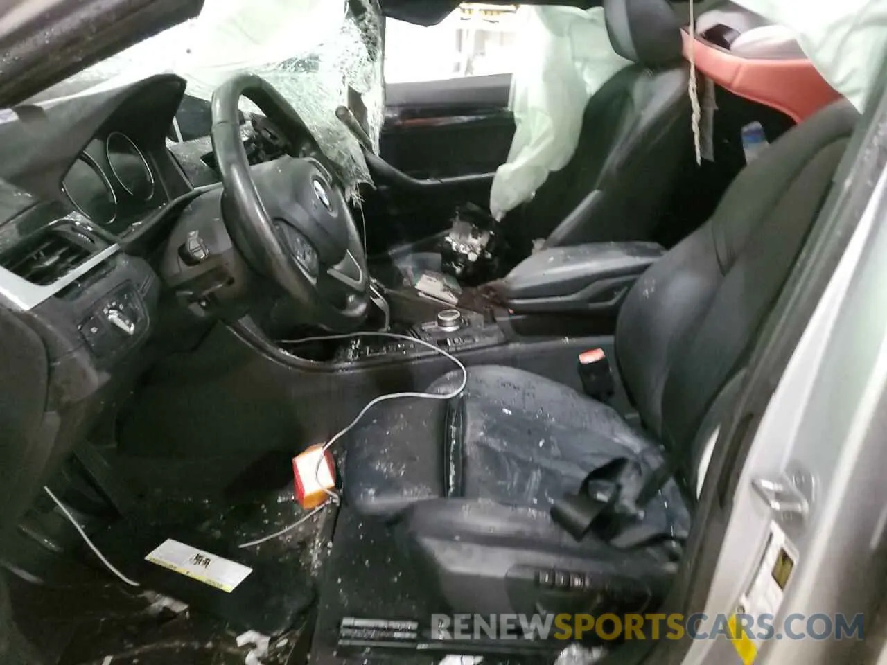 7 Photograph of a damaged car WBXYH9C09M5S43877 BMW X2 2021