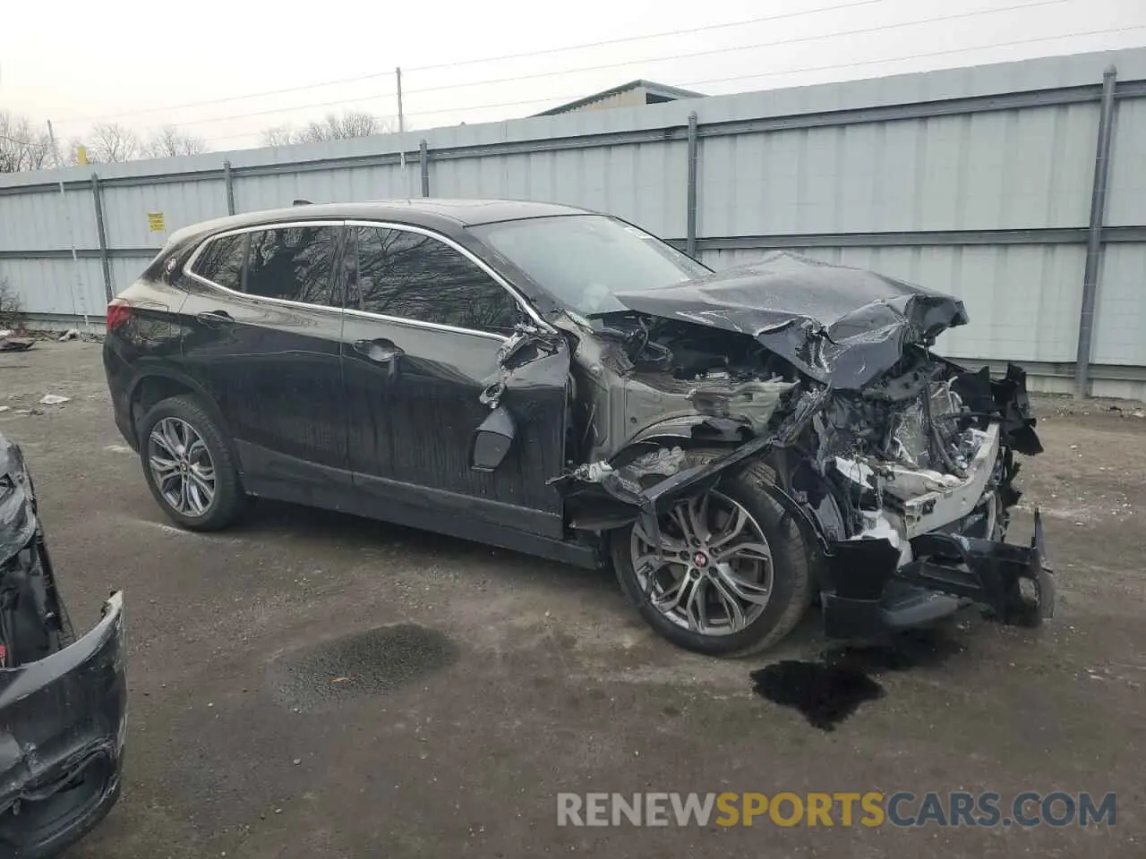 4 Photograph of a damaged car WBXYJ1C05M5S39363 BMW X2 2021