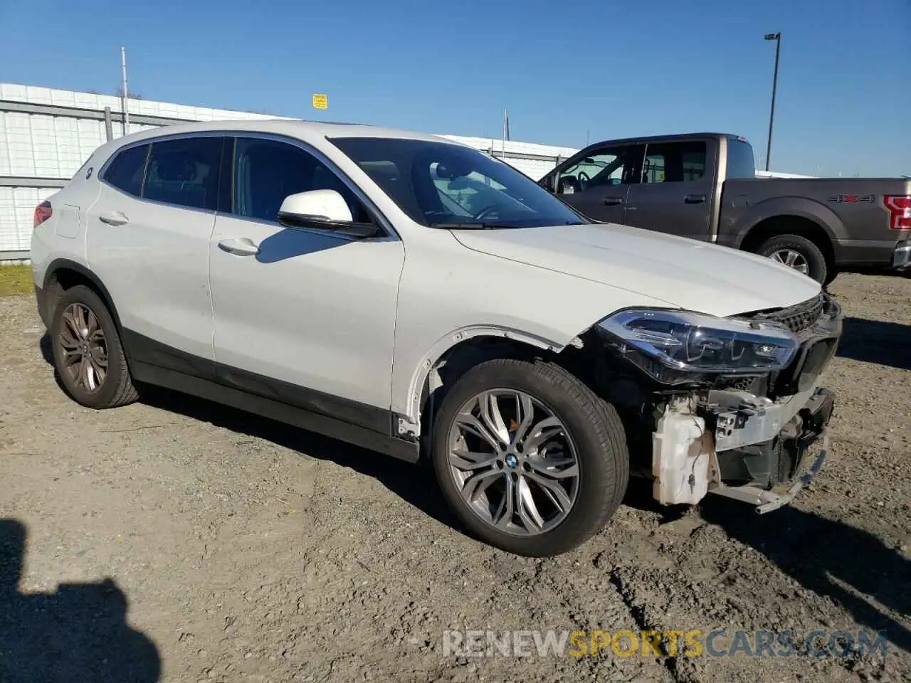 4 Photograph of a damaged car WBXYH9C02N5U08296 BMW X2 2022