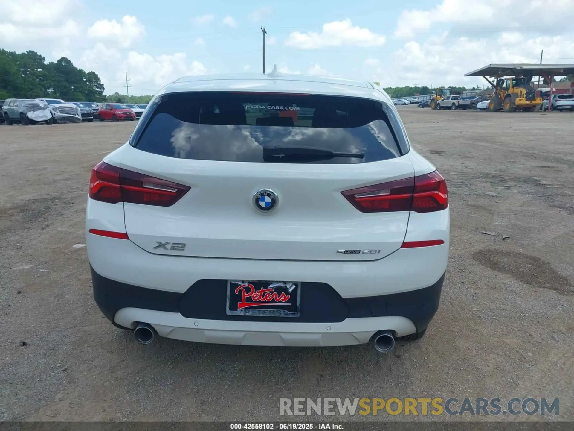 16 Photograph of a damaged car WBXYH9C05N5U10348 BMW X2 2022