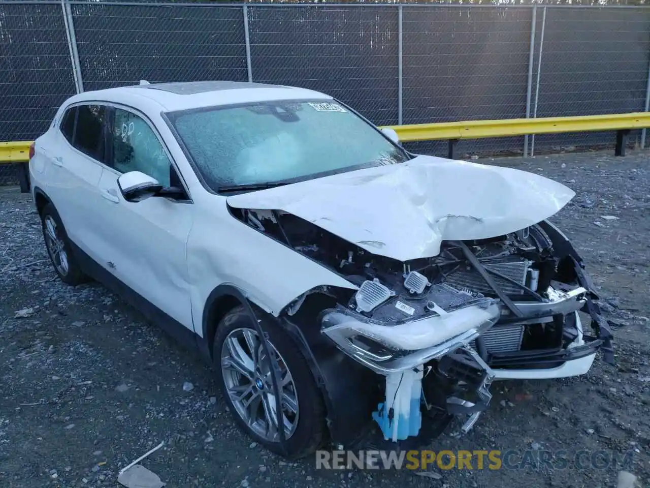 1 Photograph of a damaged car WBXYH9C05N5U30695 BMW X2 2022